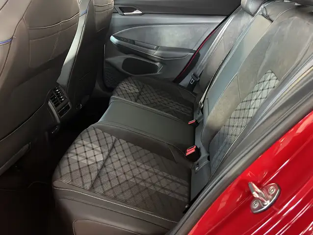 Volkswagen Golf view 5