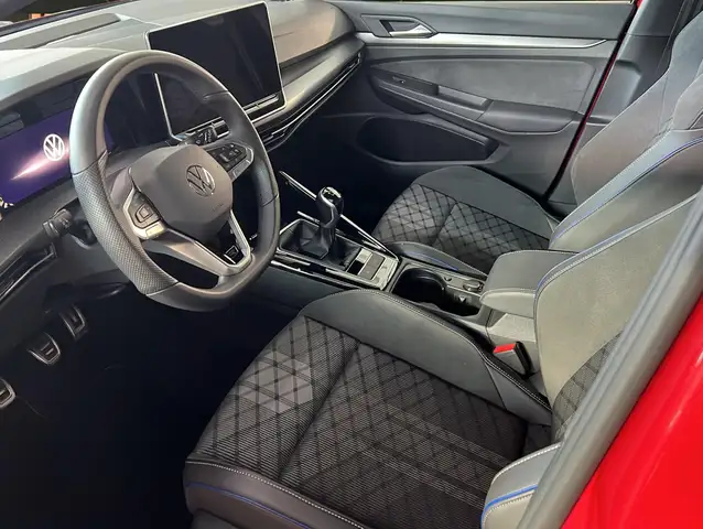 Volkswagen Golf view 3