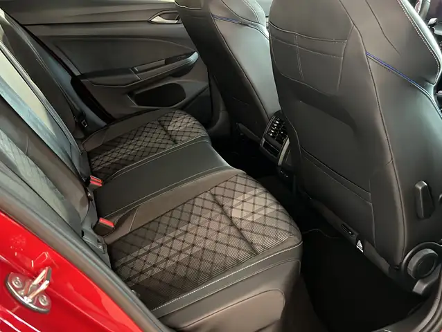 Volkswagen Golf view 8