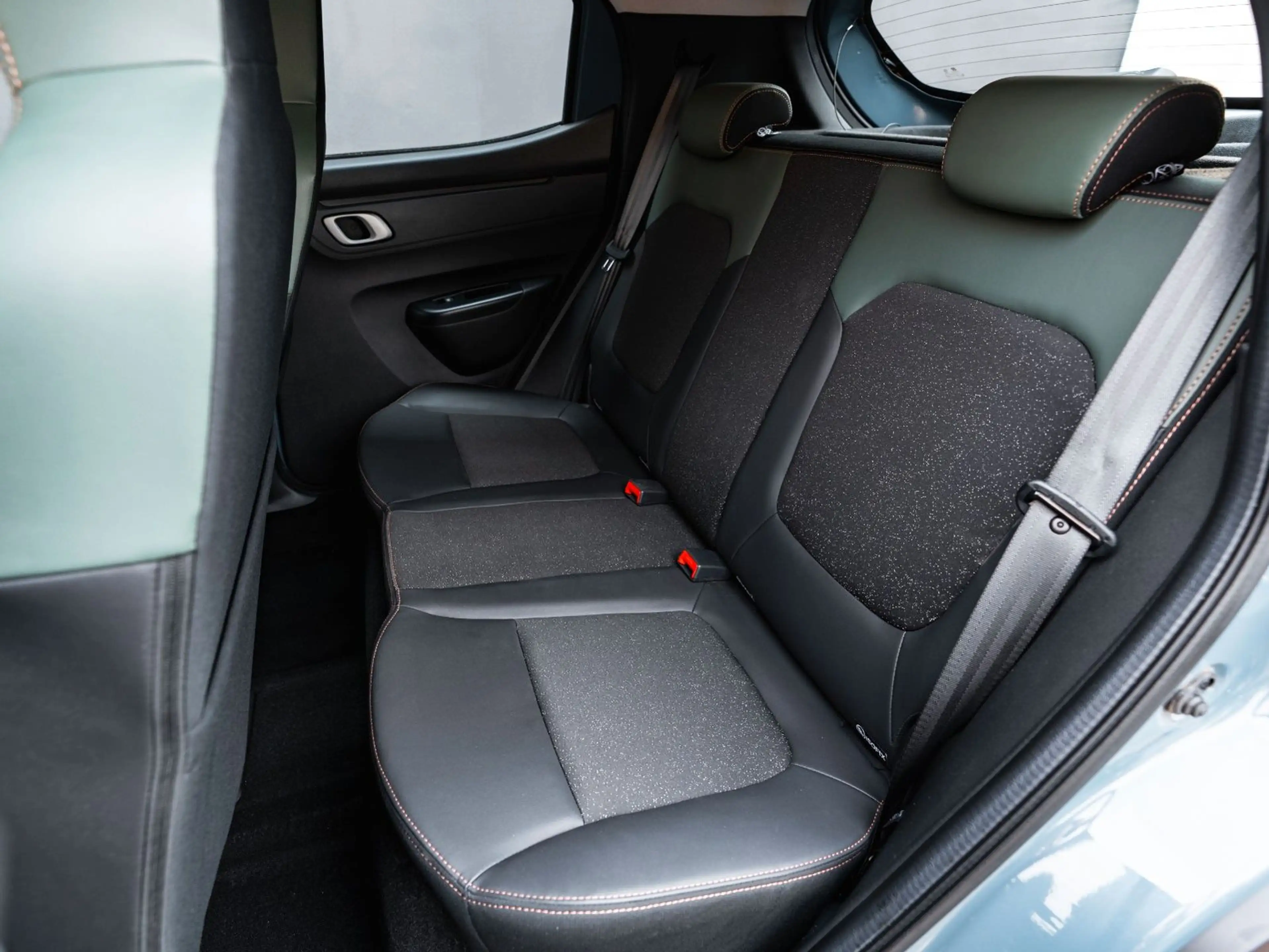 Dacia Spring Extreme 65 neues Mod Leder Navi 1Hand — photo 15