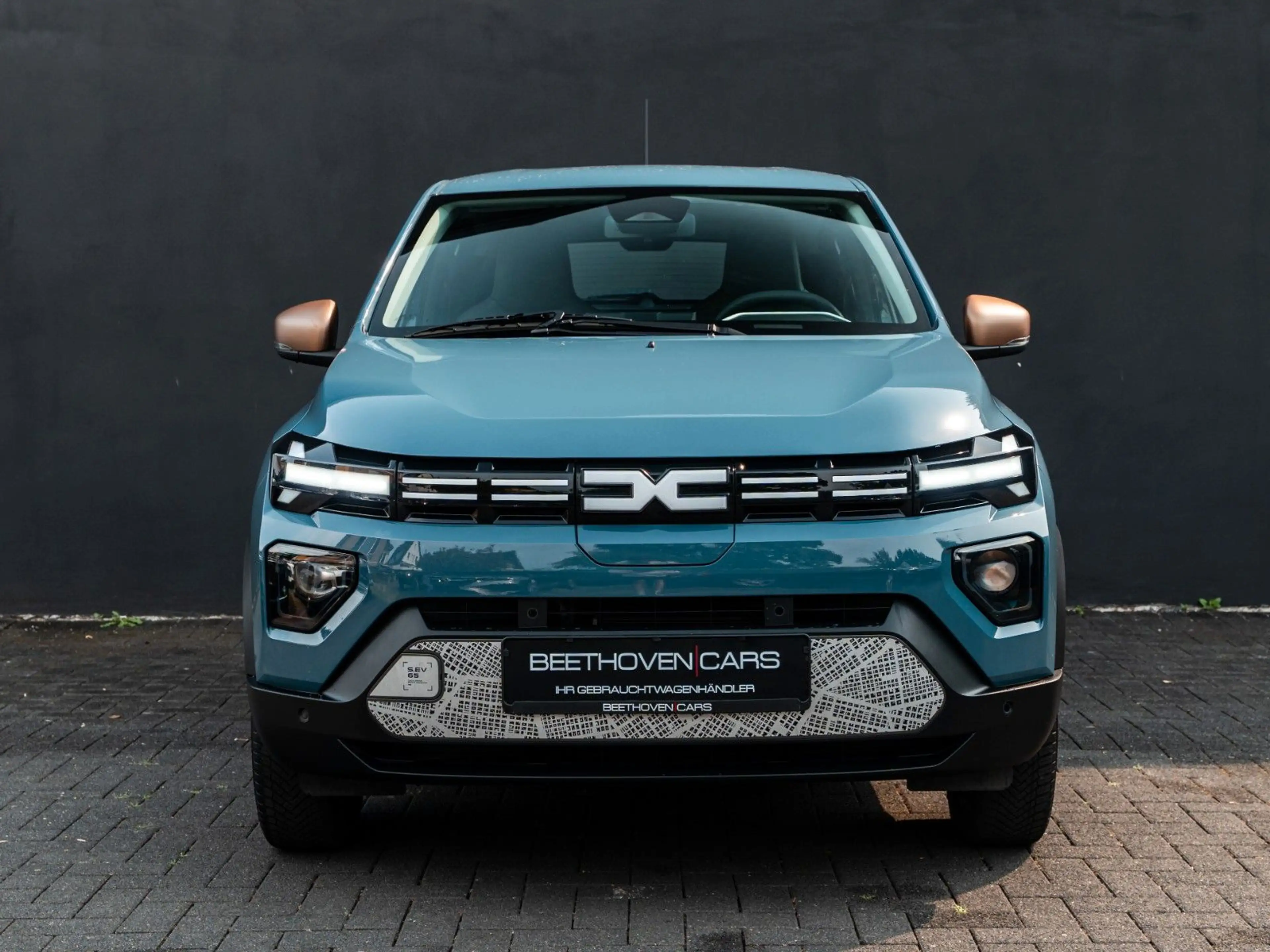 Dacia Spring Extreme 65 neues Mod Leder Navi 1Hand — photo 2