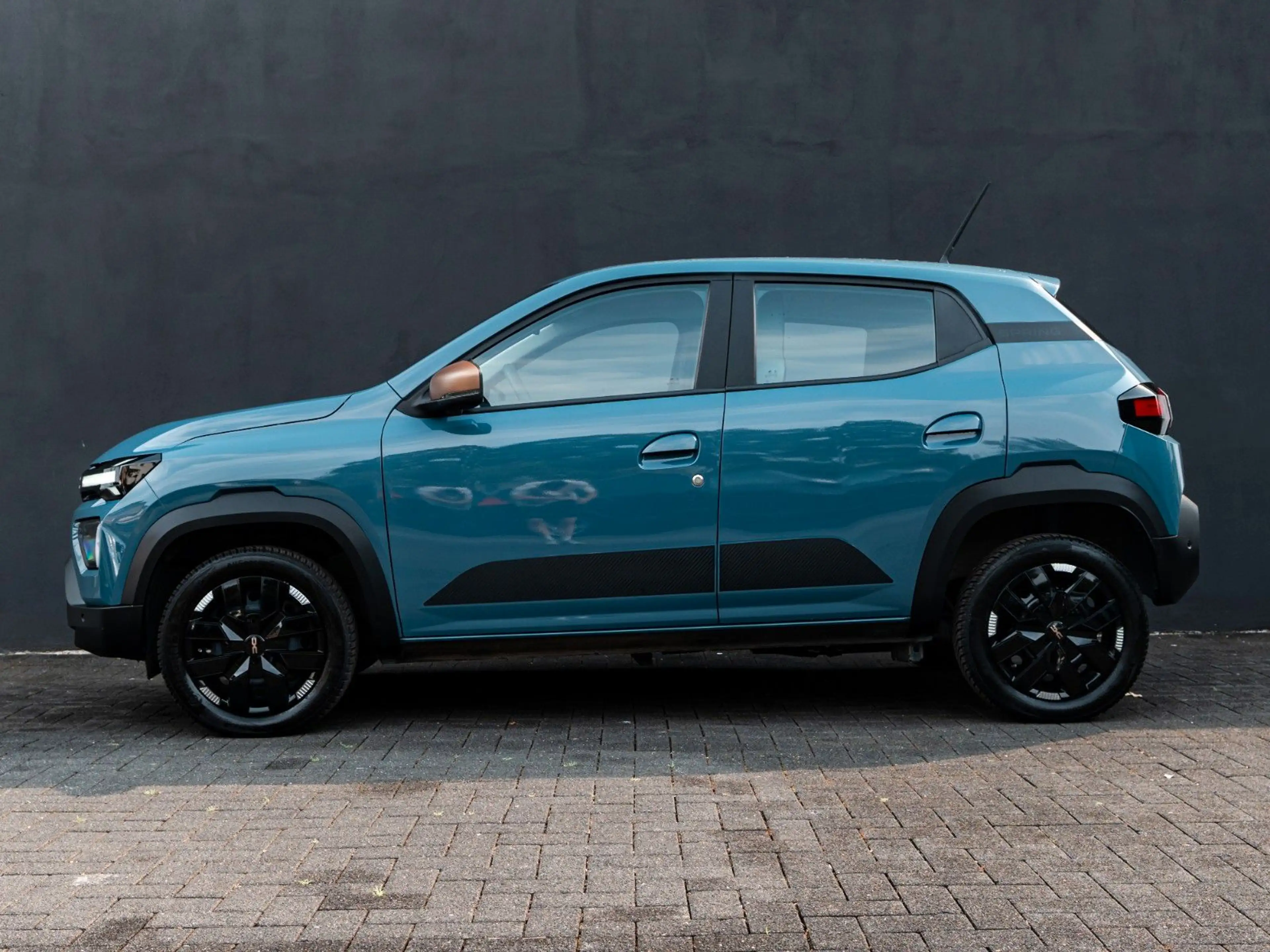 Dacia Spring Extreme 65 neues Mod Leder Navi 1Hand — photo 4