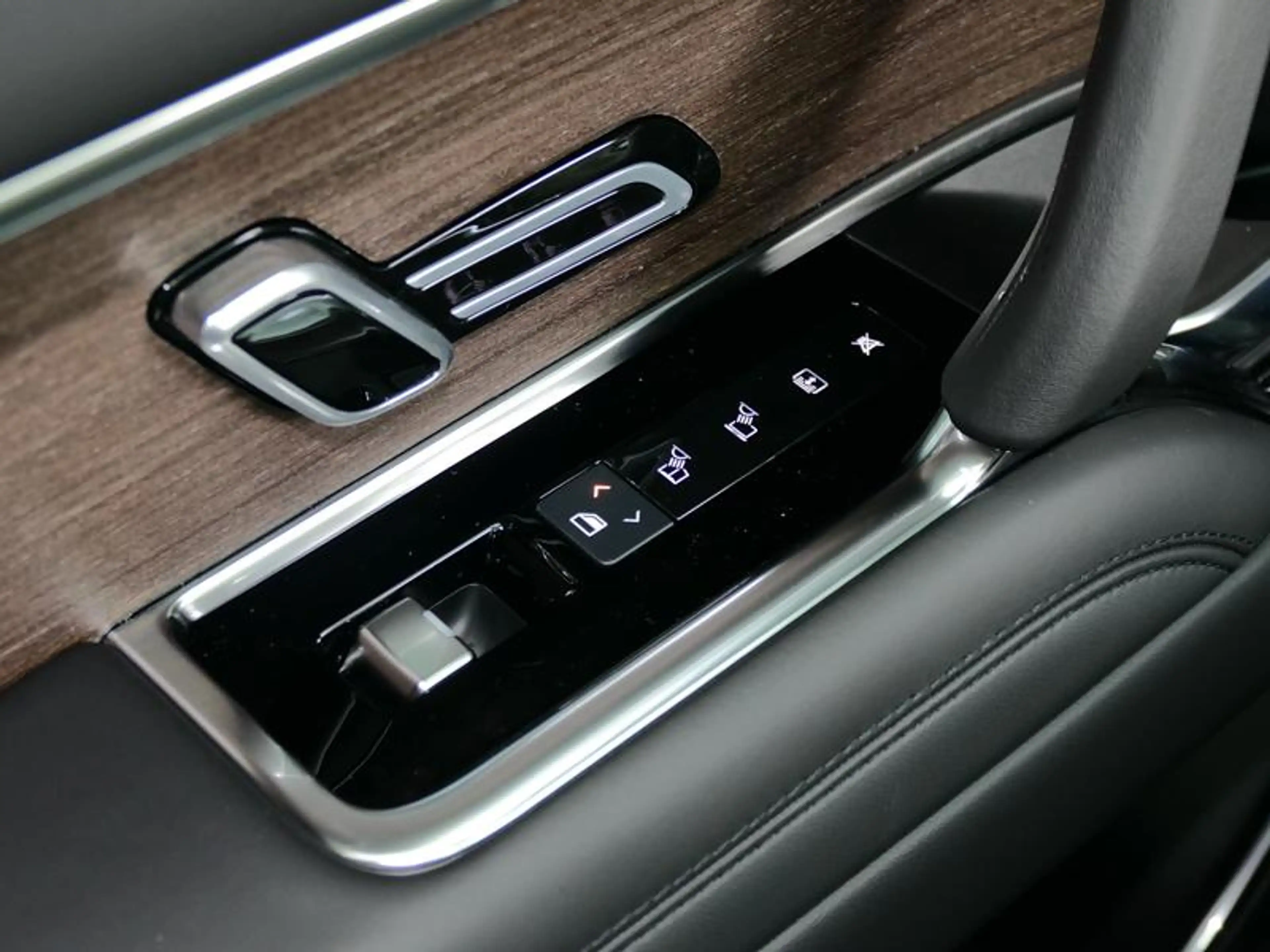 Land Rover Range Rover SWB P460e SE | AIR SUSP | TOWB | MERIDIAN | DRIVE — photo 15