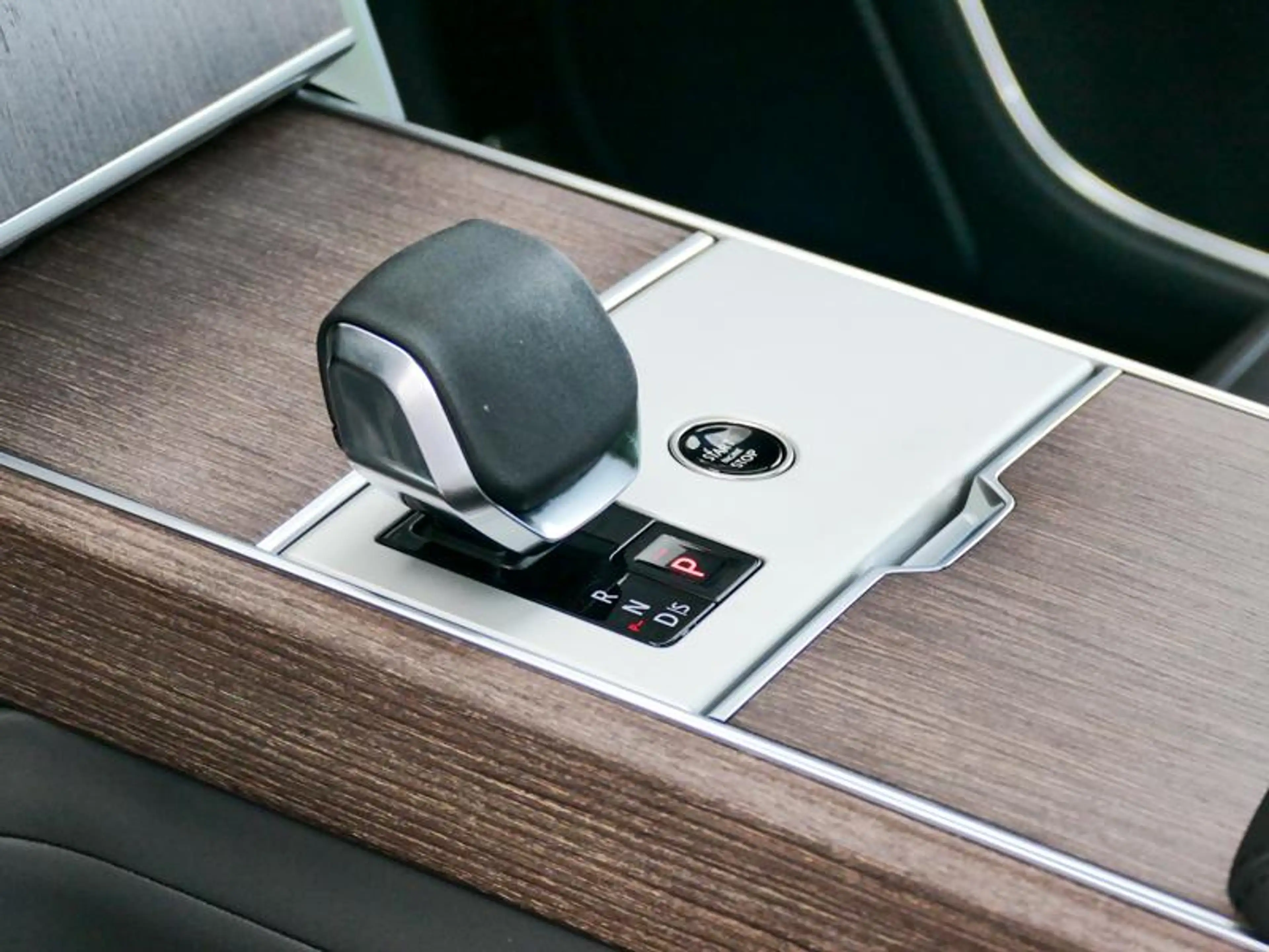Land Rover Range Rover SWB P460e SE | AIR SUSP | TOWB | MERIDIAN | DRIVE — photo 14