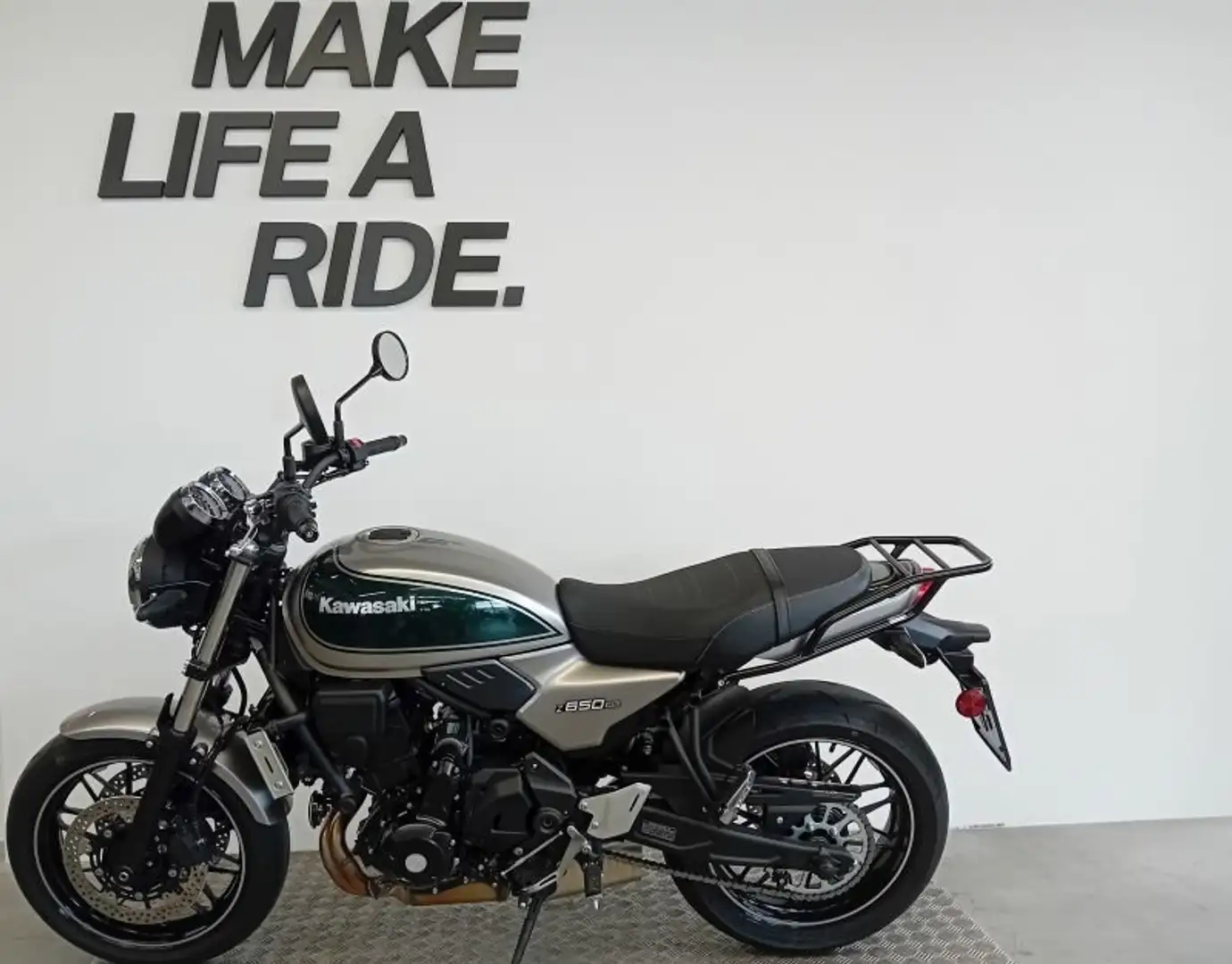 Kawasaki Z 650 RS Šedá - 2