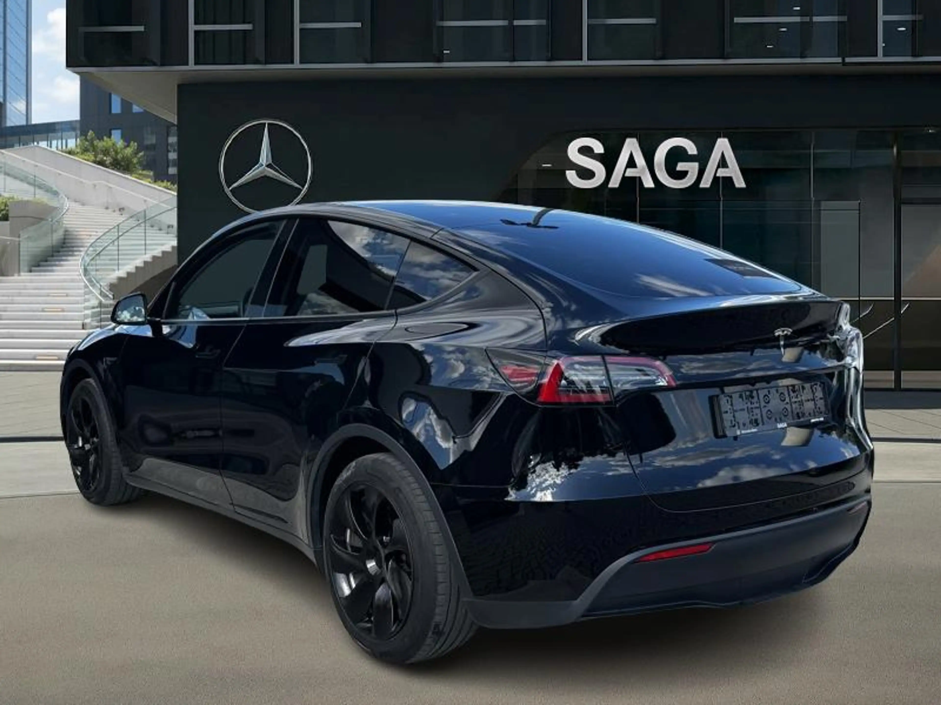 Tesla Model Y MODEL Y — photo 8
