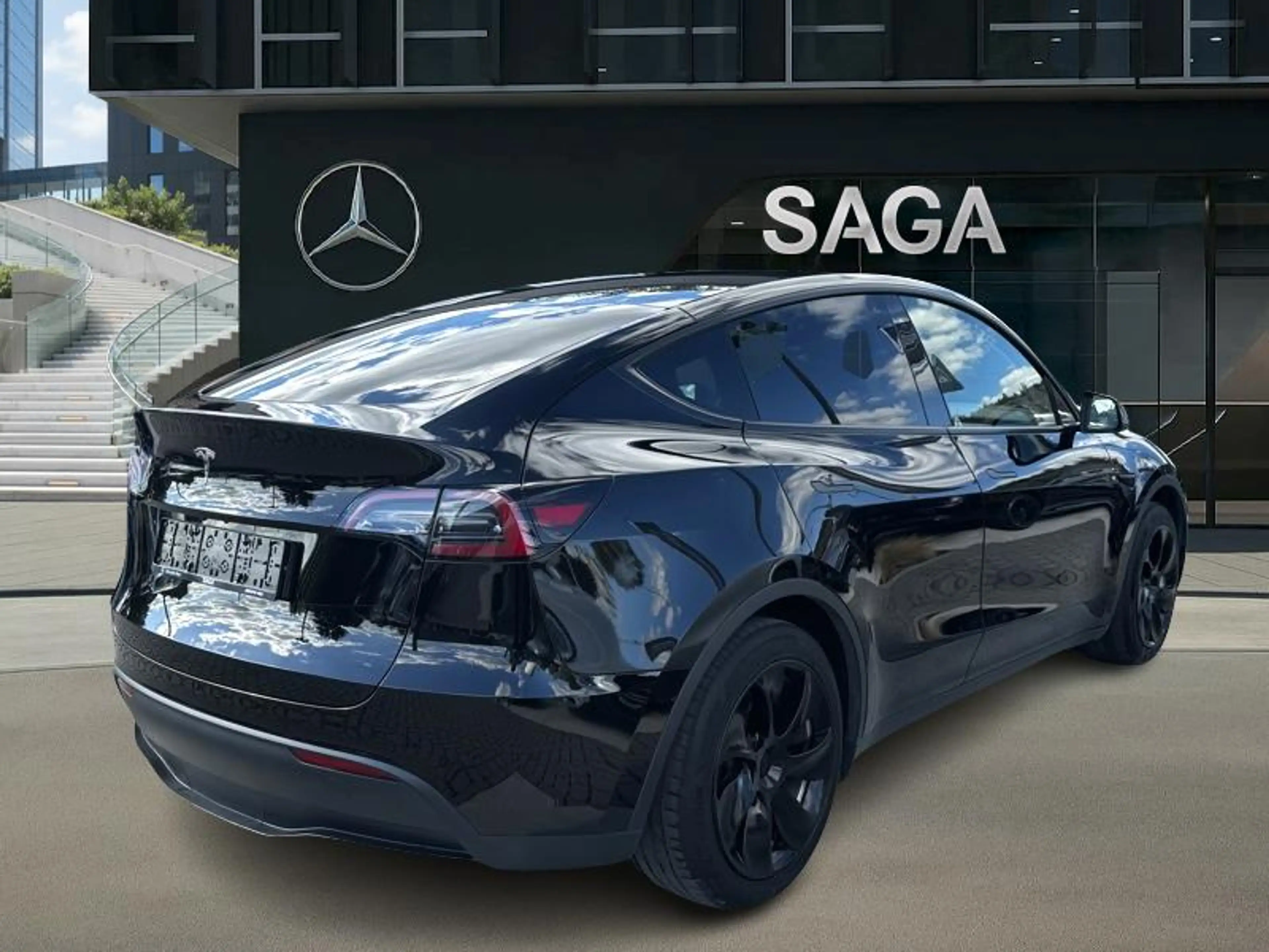 Tesla Model Y MODEL Y — photo 2