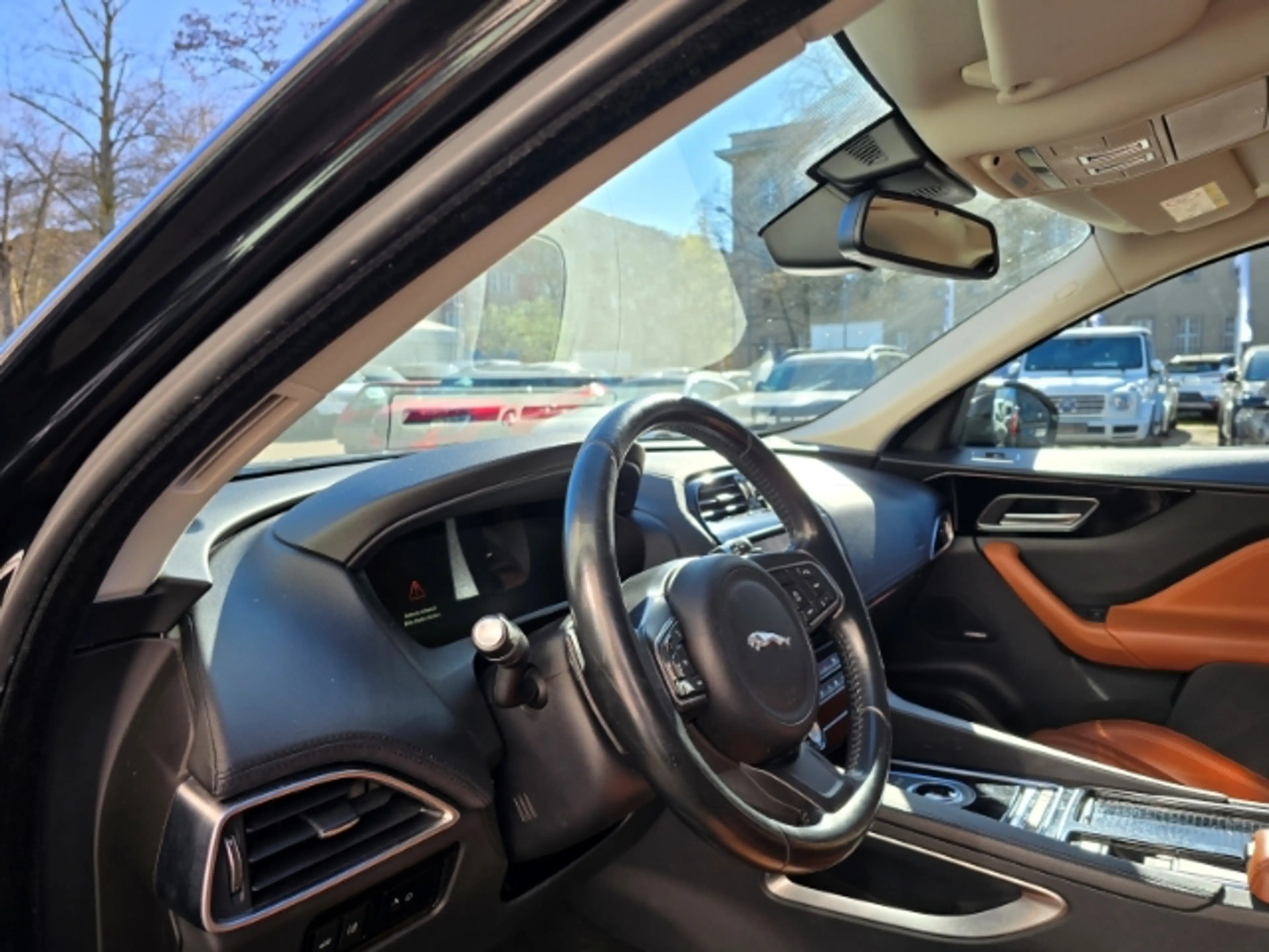 Jaguar F-Pace Portfolio AWD 20d — photo 14