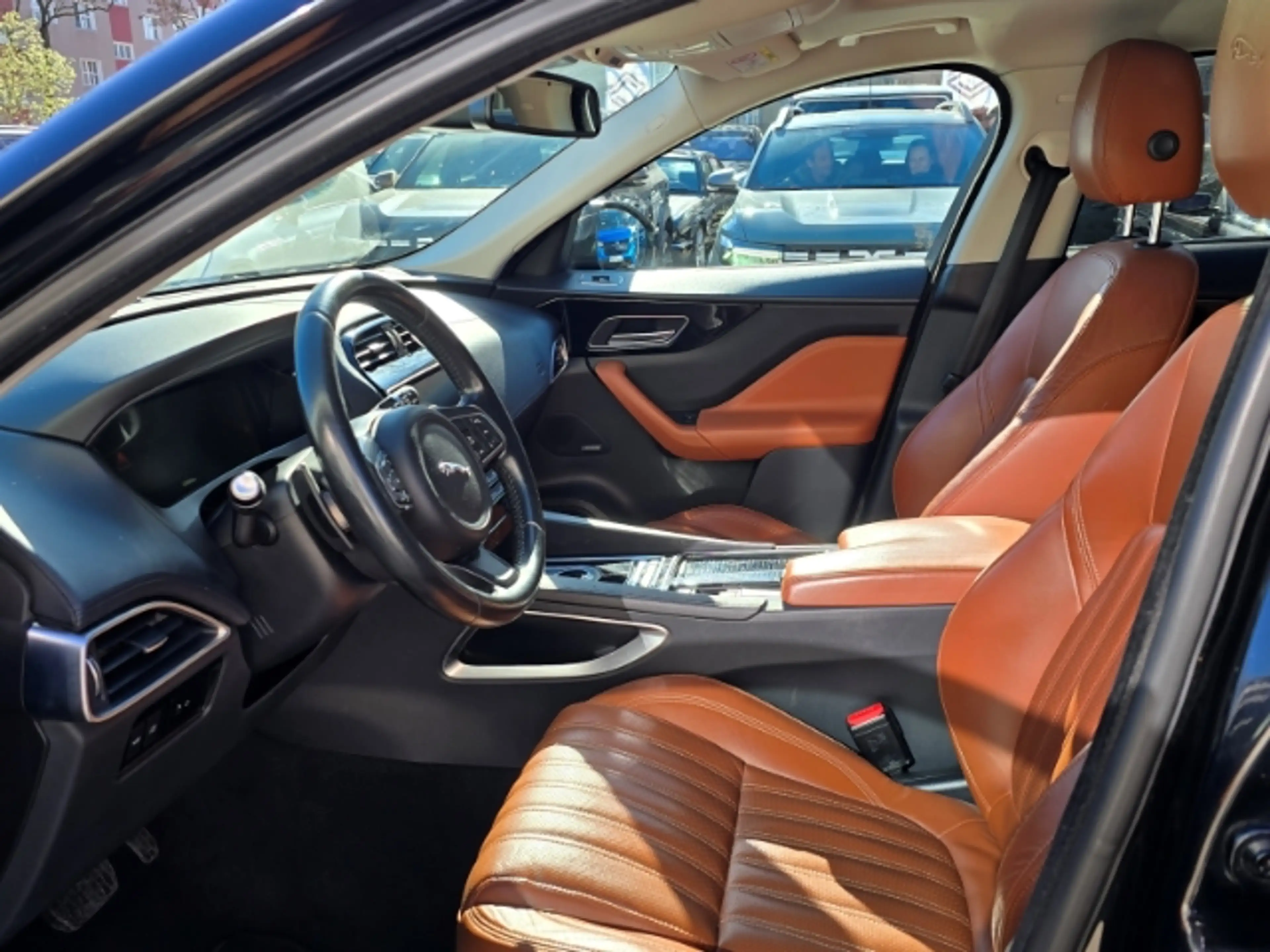 Jaguar F-Pace Portfolio AWD 20d — photo 7
