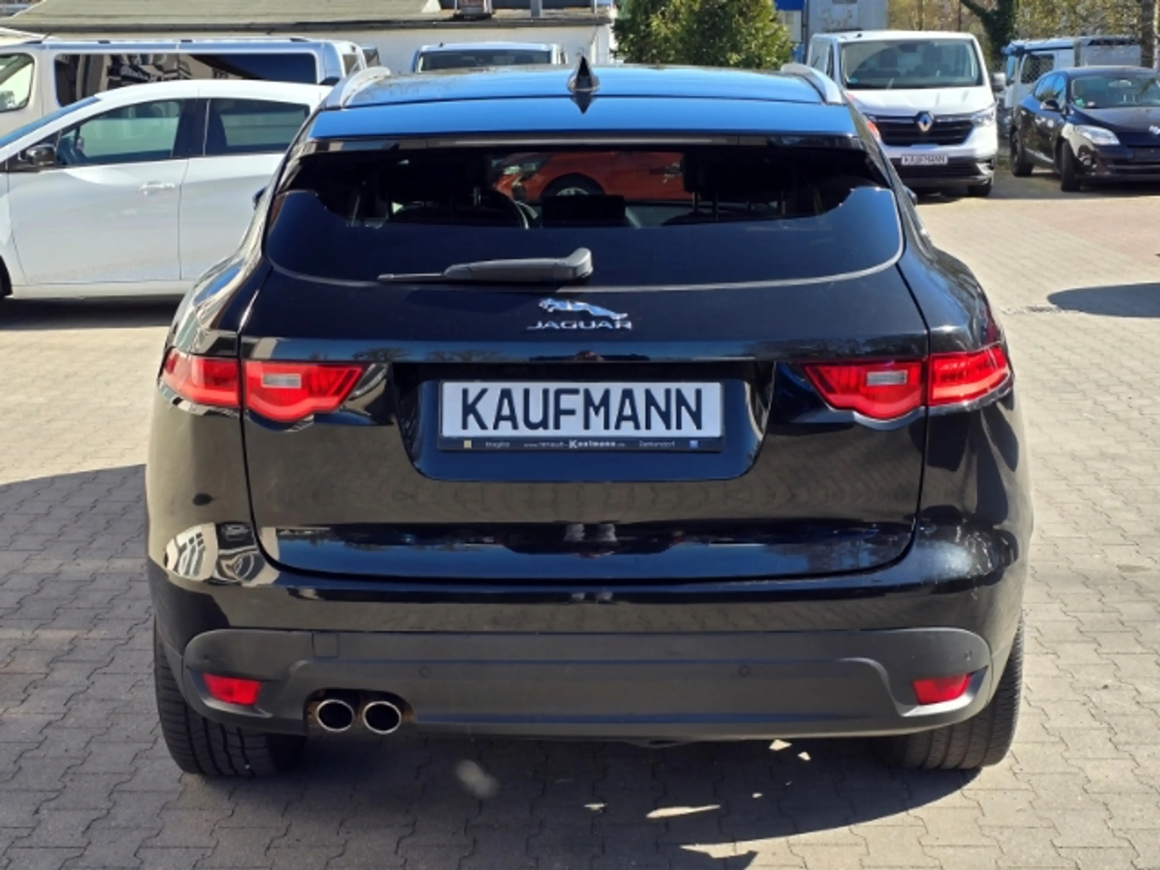 Jaguar F-Pace Portfolio AWD 20d — photo 5