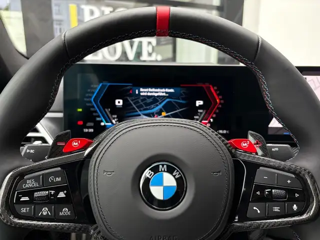 BMW M4 view 4