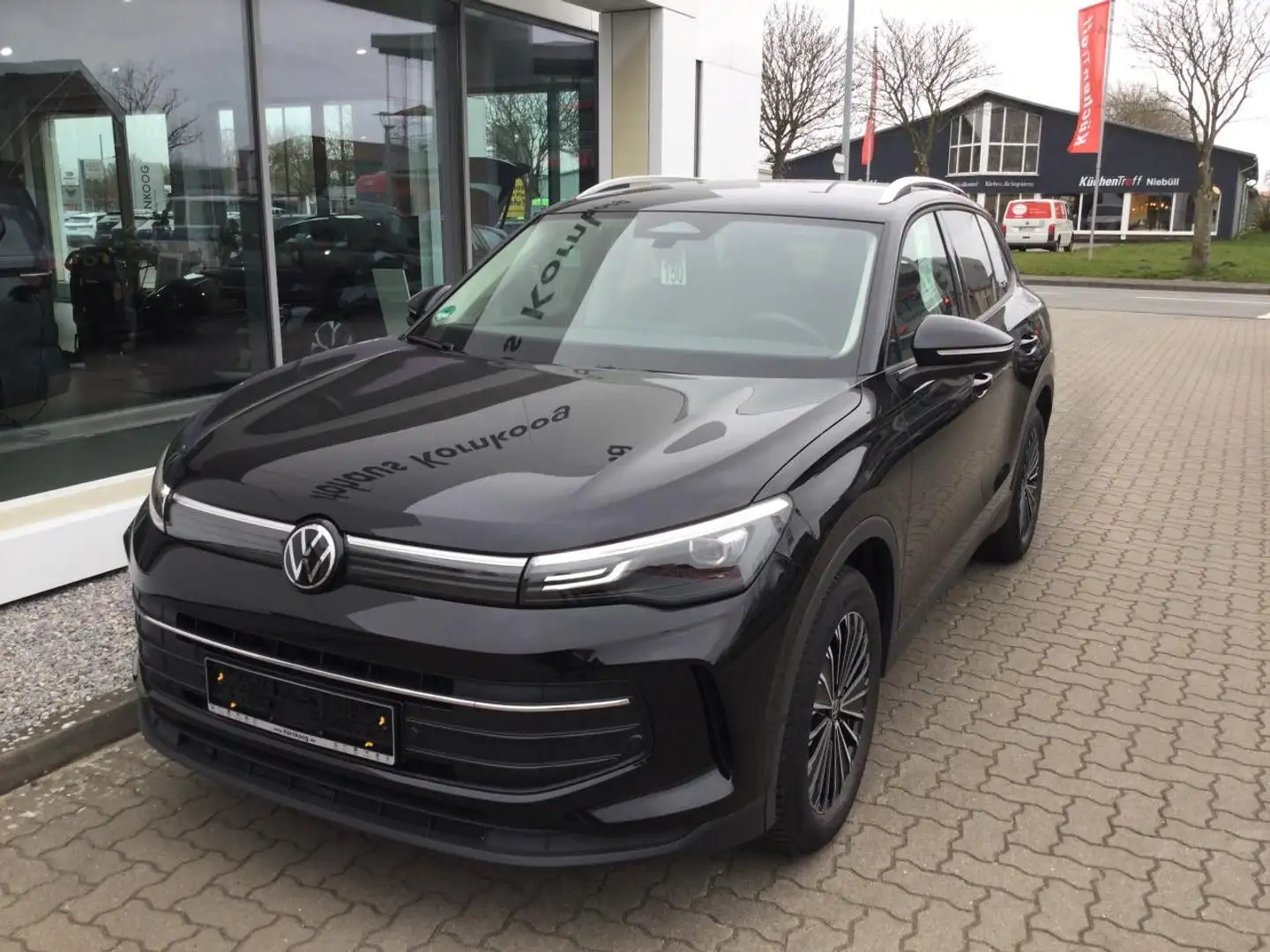Volkswagen Tiguan 2.0 TDI DSG "Life" Gar. bis 07.29 LED NAVI Zwart - 2