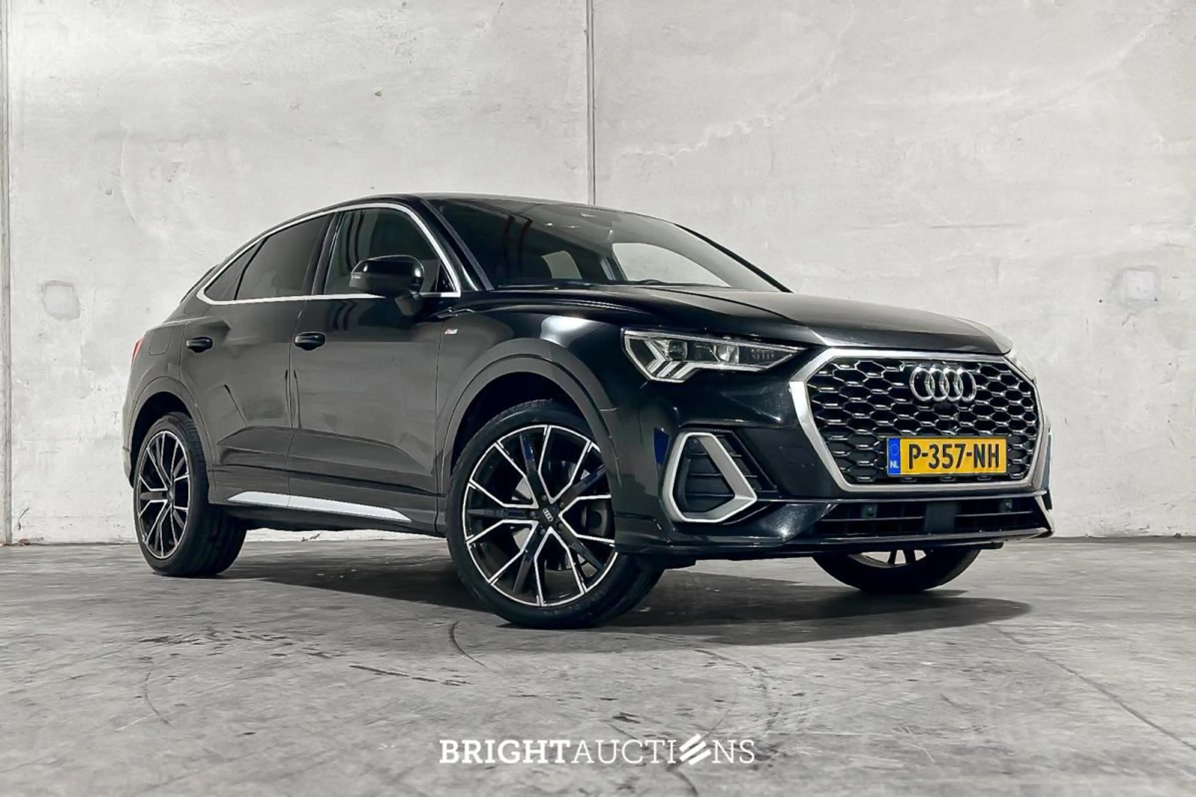 Audi Q3 Sportback 45 TFSI e S Edition — photo 11