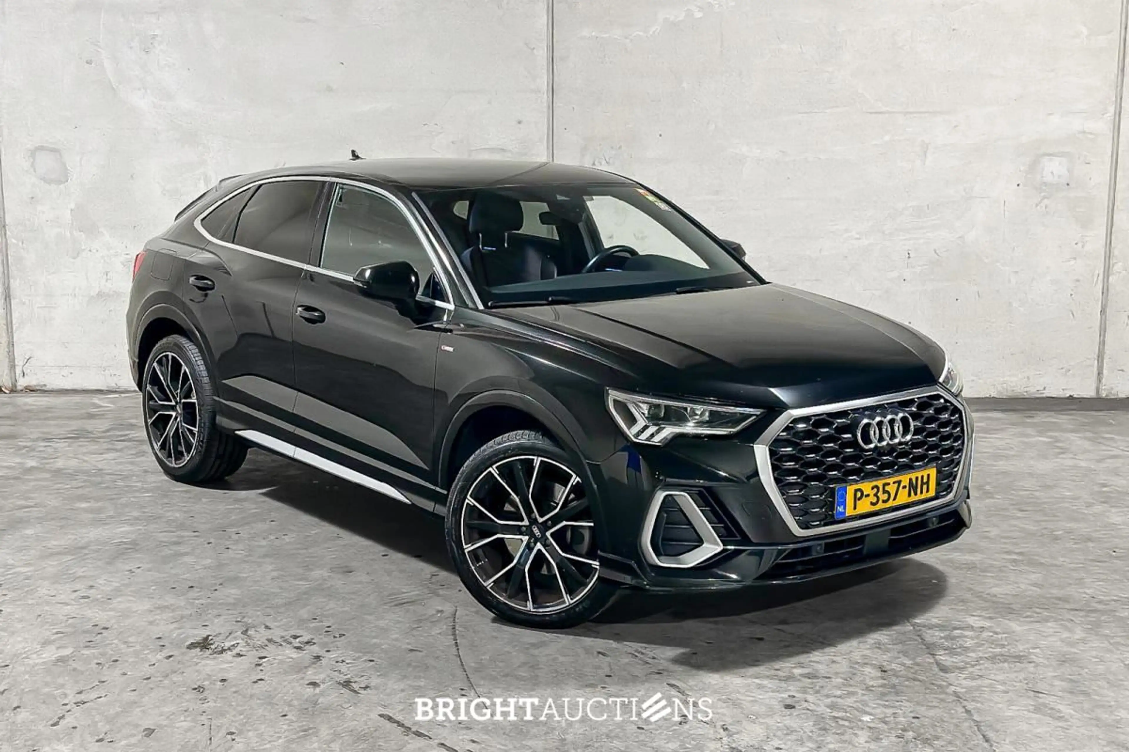 Audi Q3 Sportback 45 TFSI e S Edition — photo 12