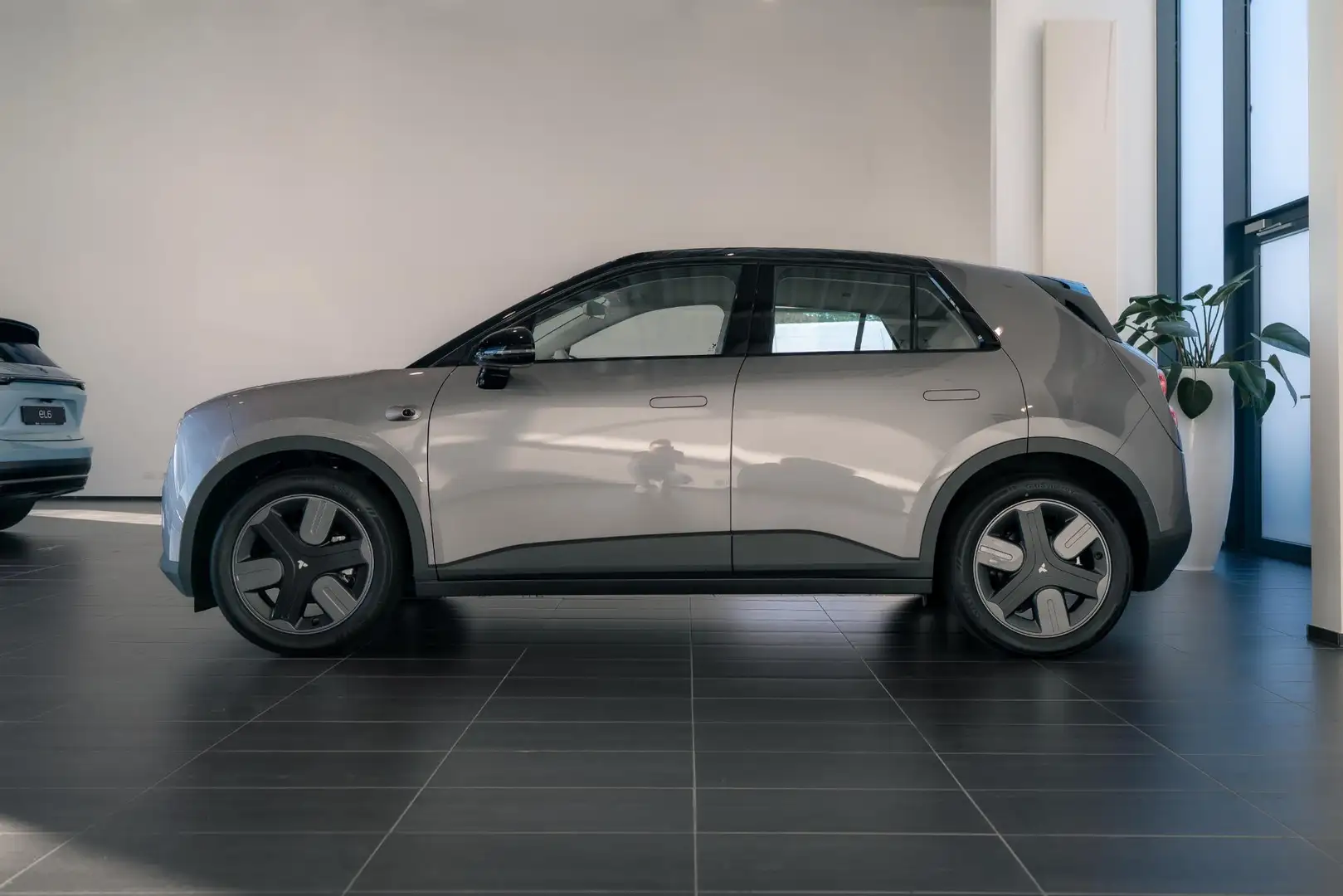 Sonstige Sonstige Firefly Select BEV 41kWh Select Grau - 2