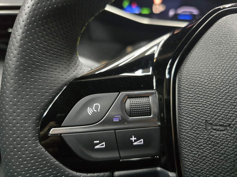 Peugeot e-2008 EV GT Avantage 54 kWh Full Led Navi Sfeer LM — photo 8