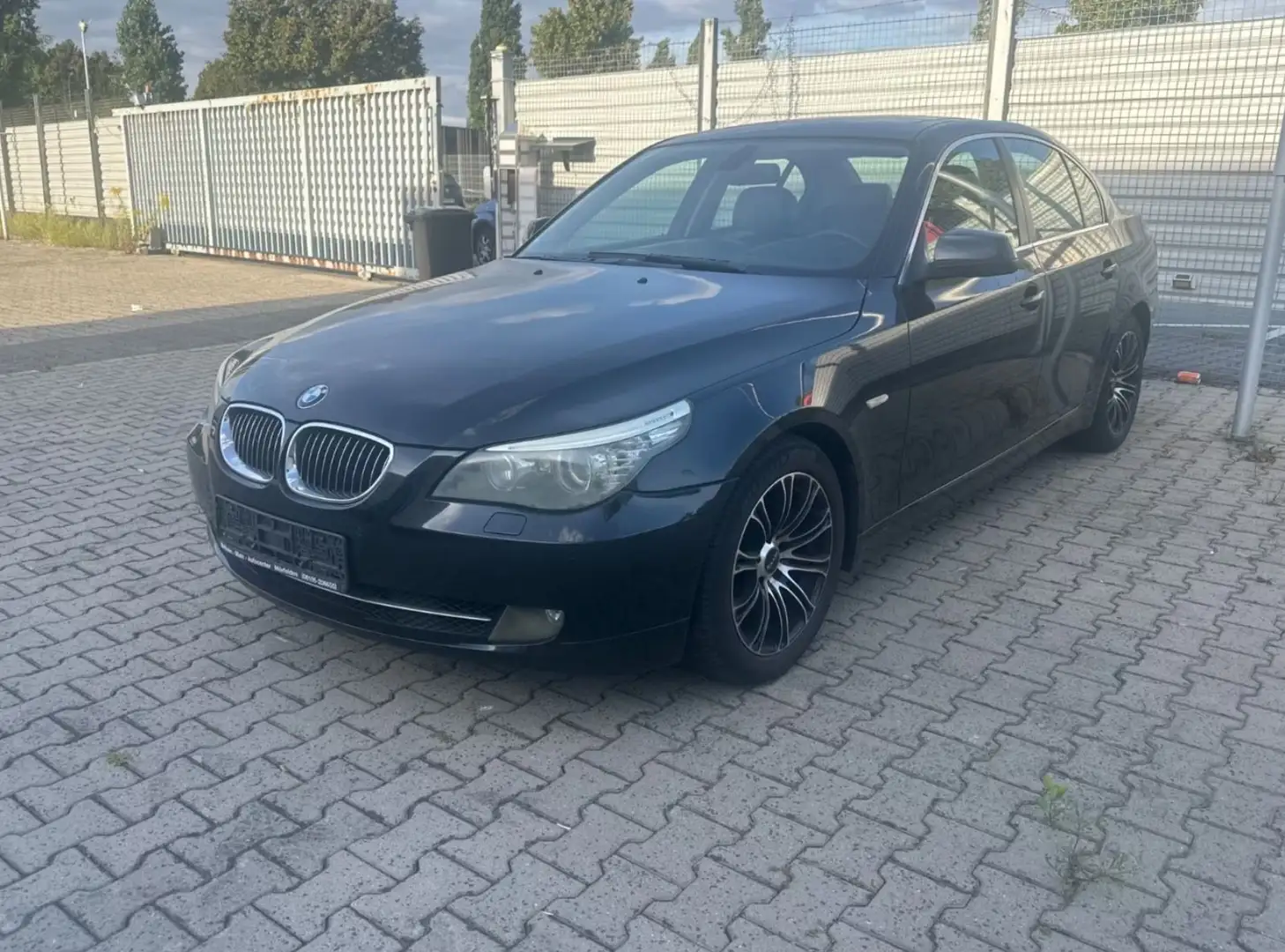 BMW 525 Baureihe 5 Lim. 525i FÜR HÄNDLER ODE EXPORT Noir - 2