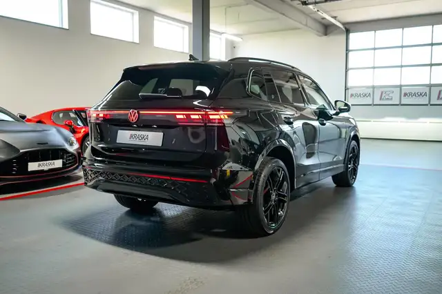 Volkswagen Tiguan view 8