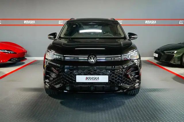 Volkswagen Tiguan view 5