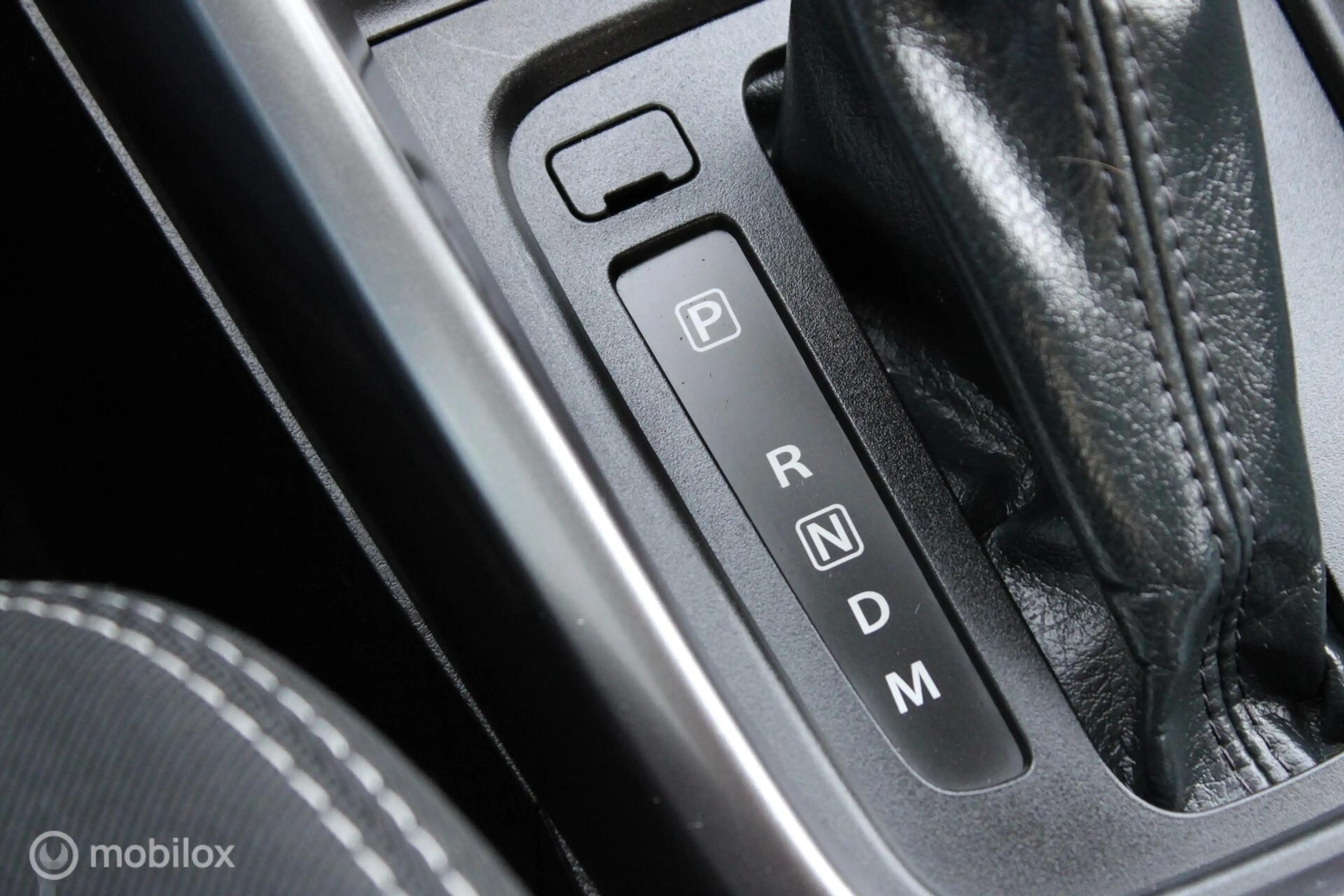 Suzuki Vitara 1.0 Boosterjet Select Automaat, Donker glas, Navig — photo 24