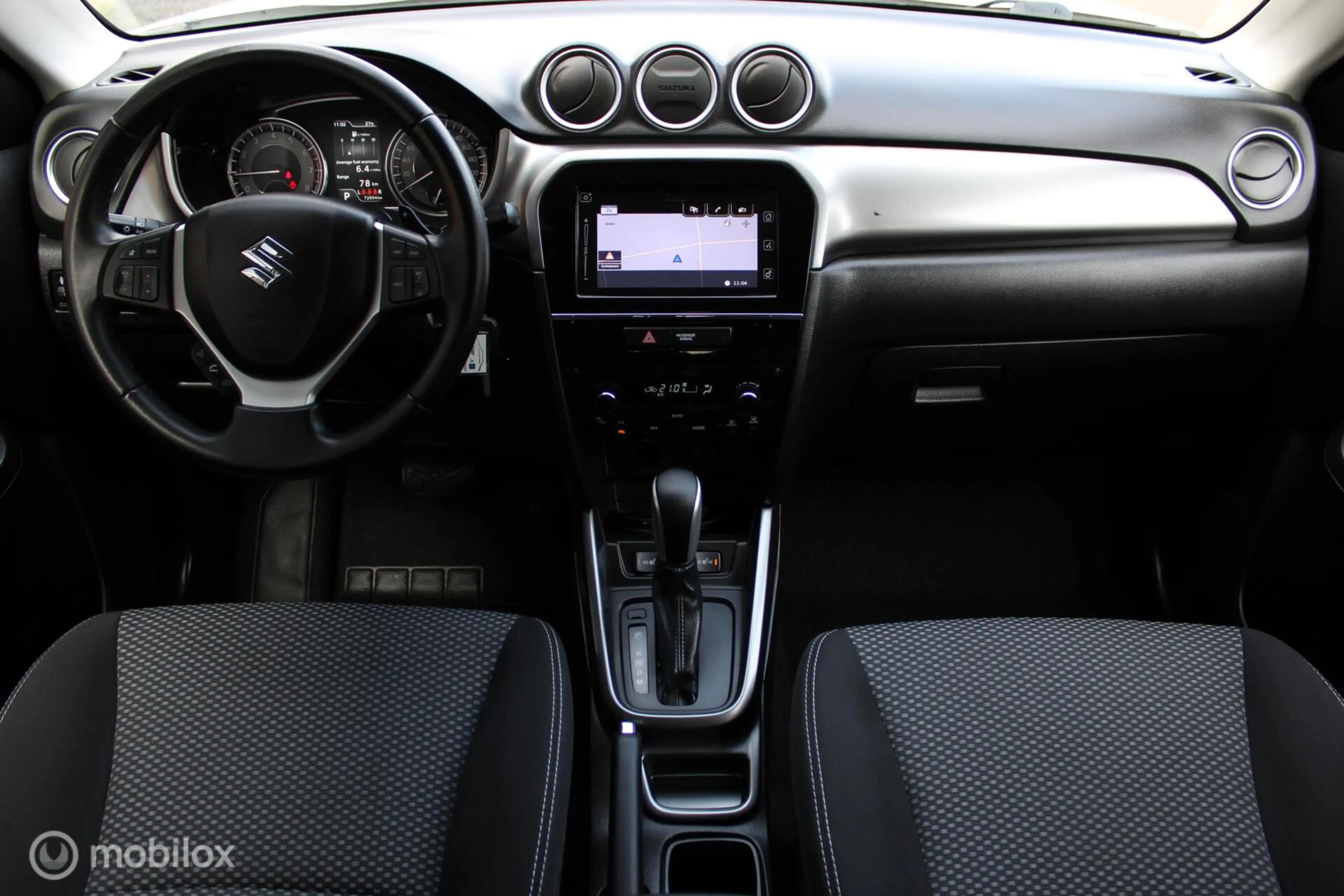 Suzuki Vitara 1.0 Boosterjet Select Automaat, Donker glas, Navig — photo 4