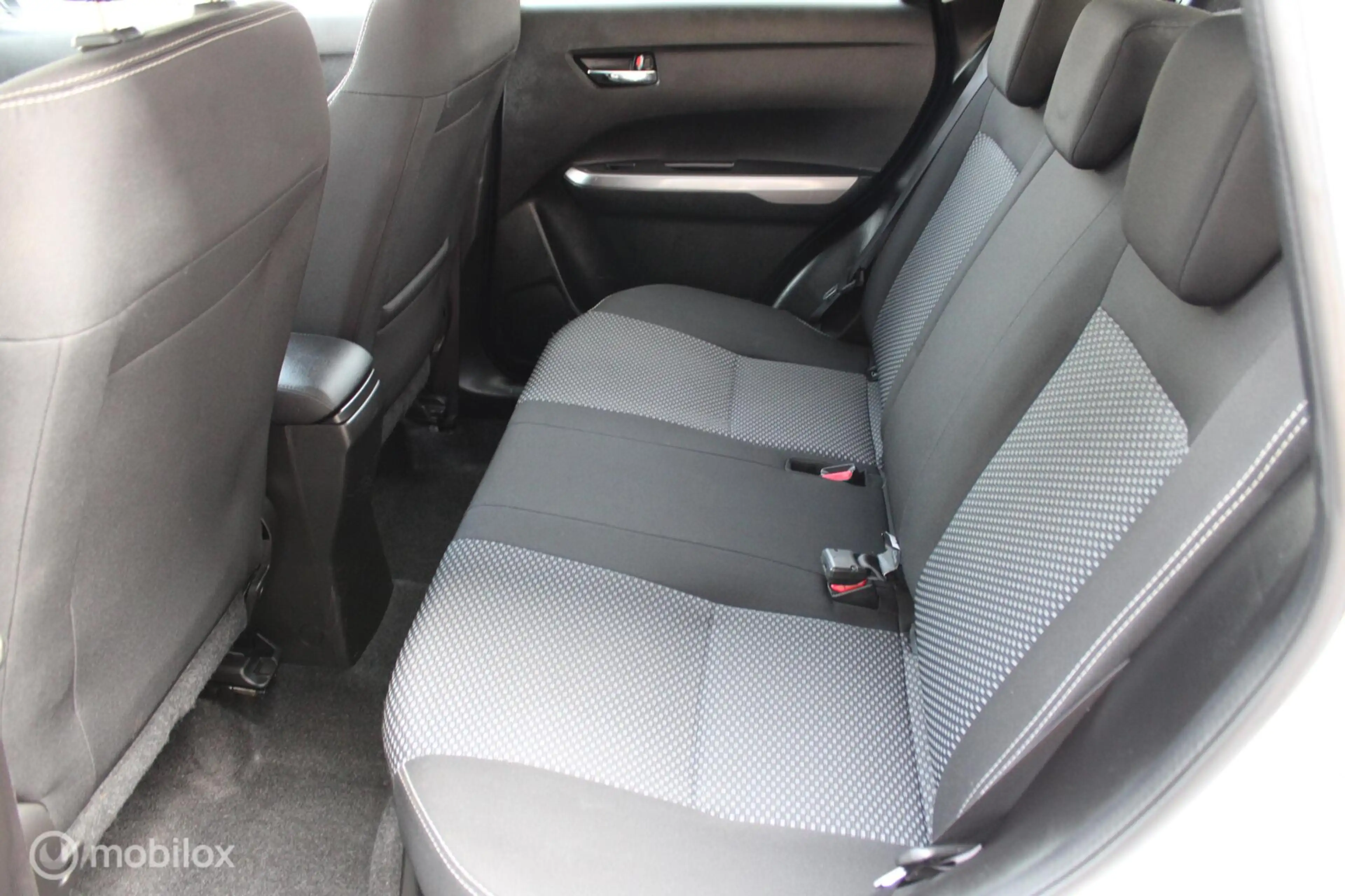 Suzuki Vitara 1.0 Boosterjet Select Automaat, Donker glas, Navig — photo 30