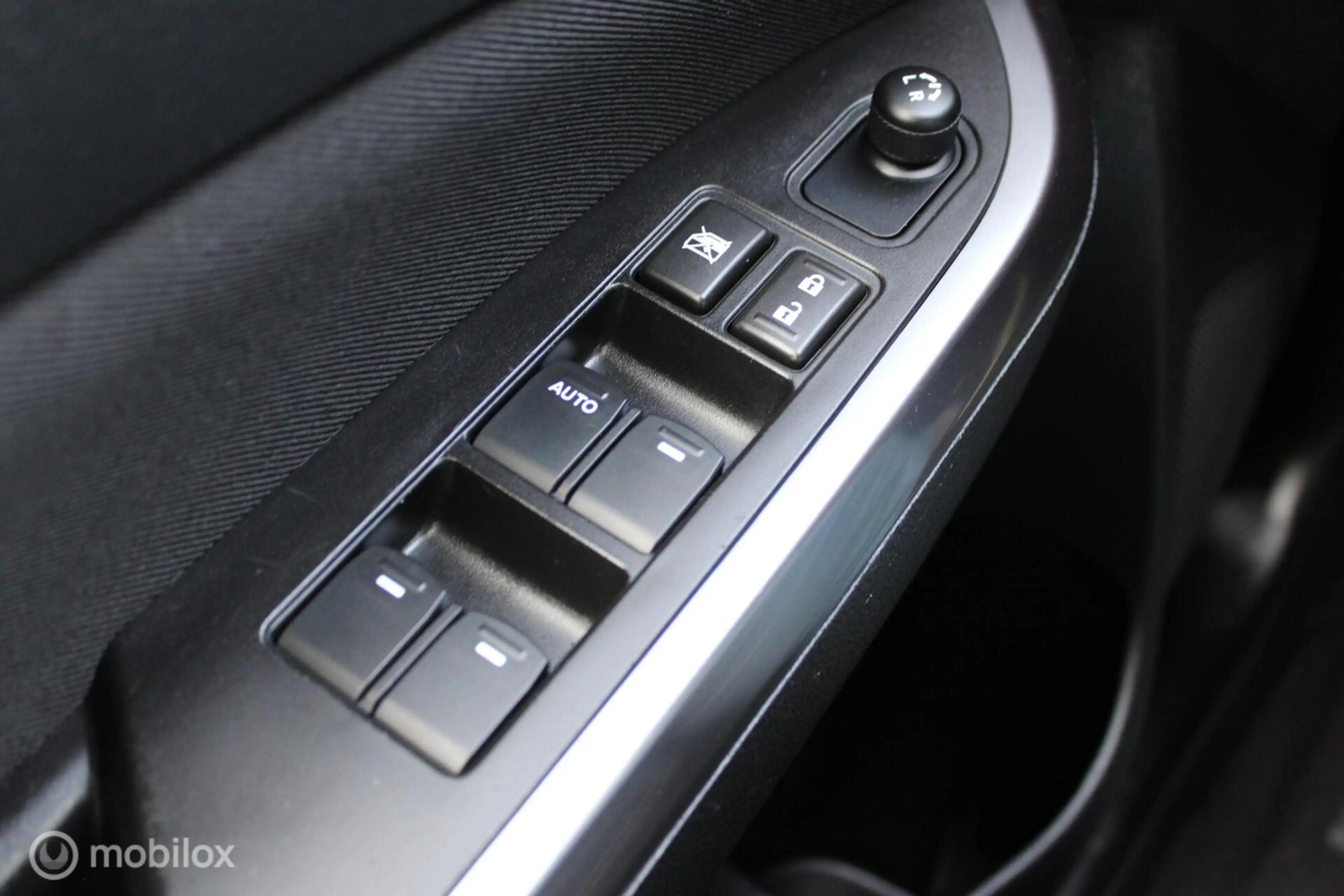 Suzuki Vitara 1.0 Boosterjet Select Automaat, Donker glas, Navig — photo 29