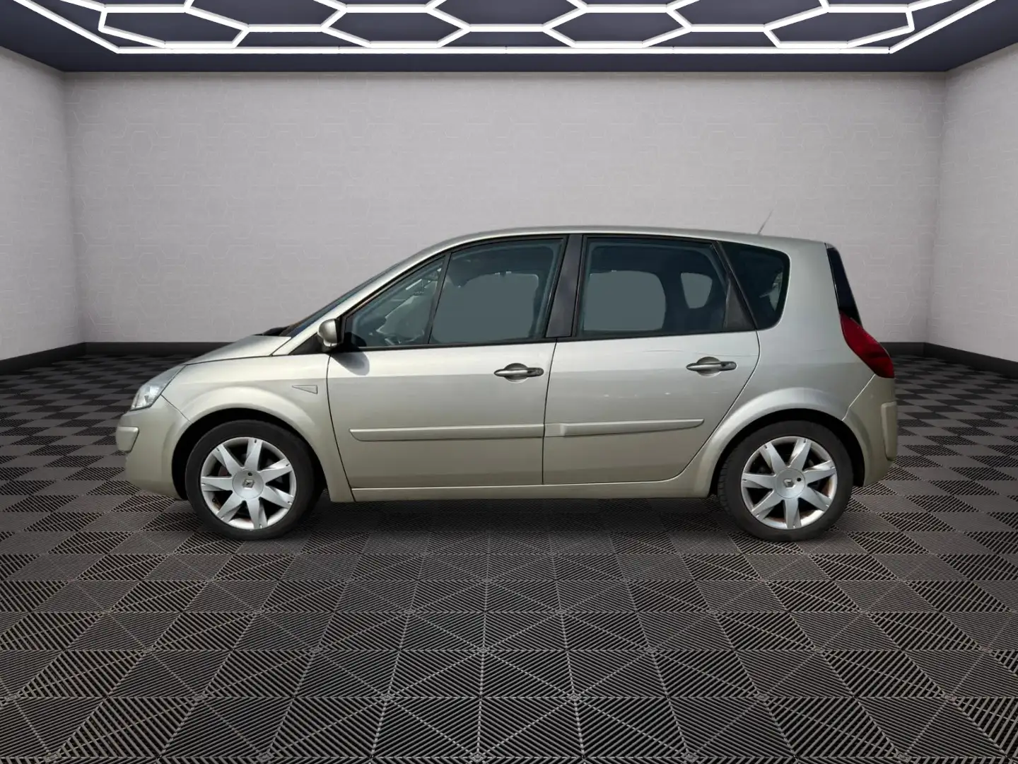 Renault Scenic 2.0-16V Tech Line Beige - 2