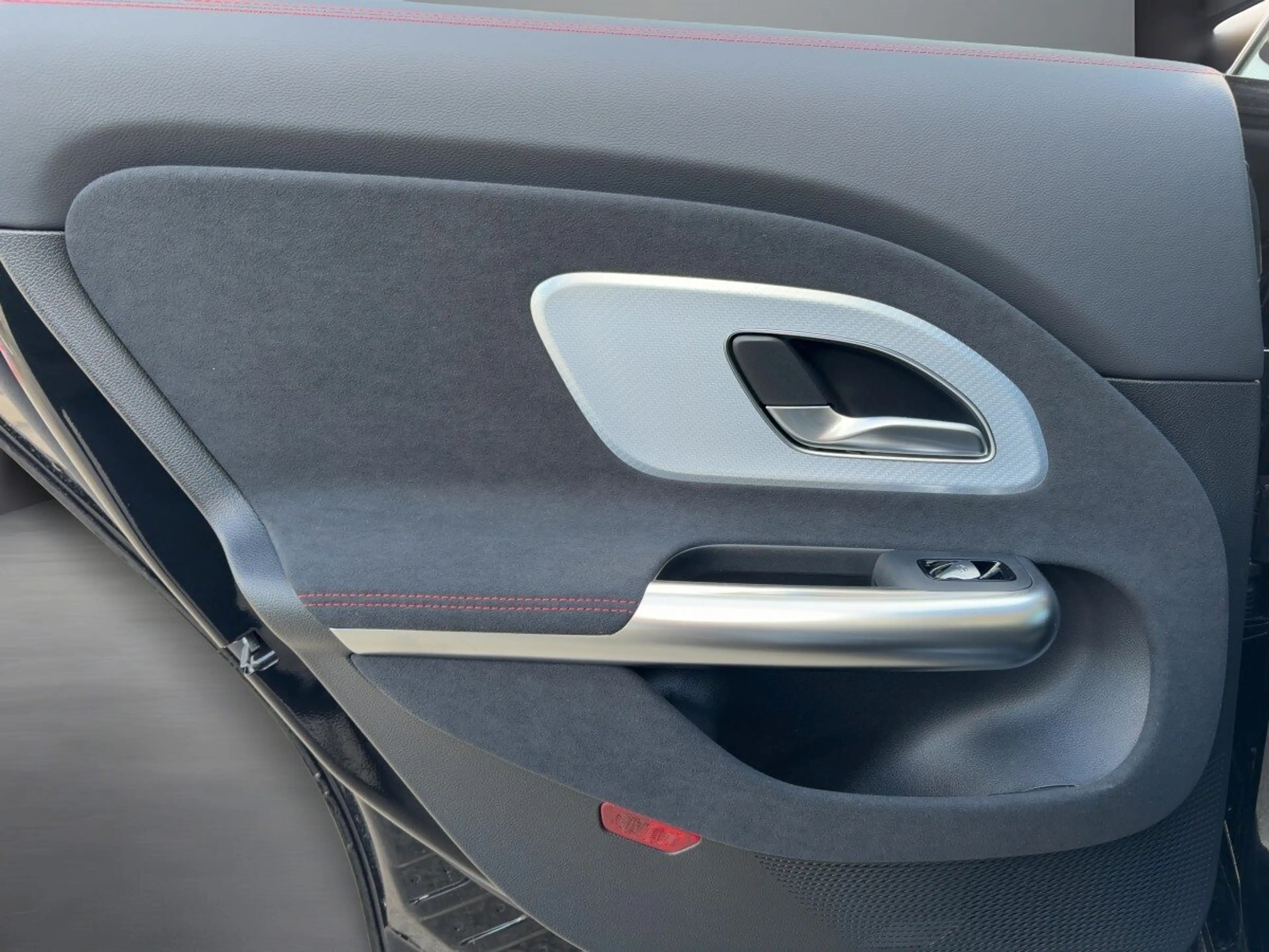 Mercedes-Benz CLA 200 CLA 200 AMG/Pano/Distr/KeyG/Multibeam/360/Memory — photo 16