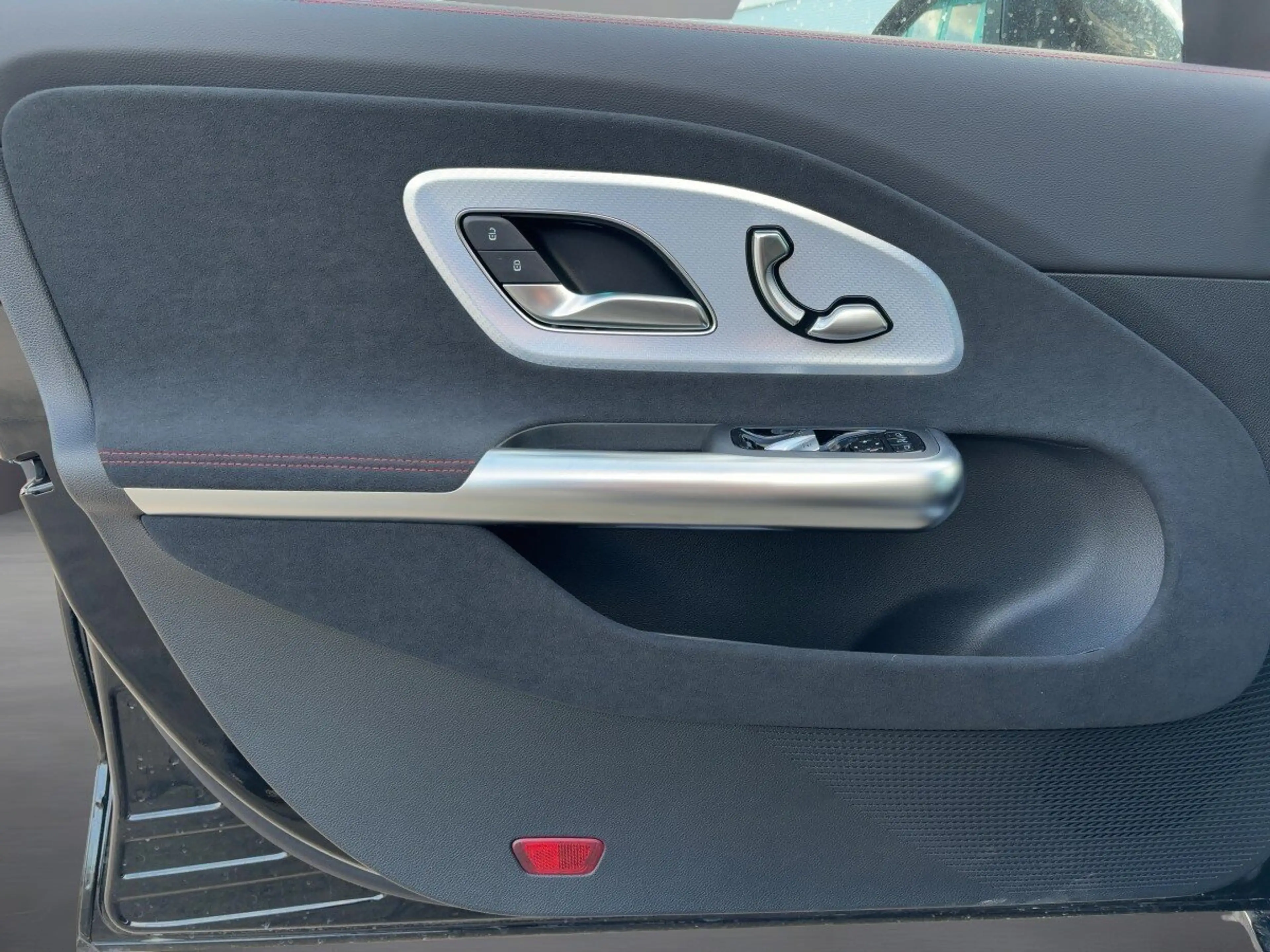 Mercedes-Benz CLA 200 CLA 200 AMG/Pano/Distr/KeyG/Multibeam/360/Memory — photo 14