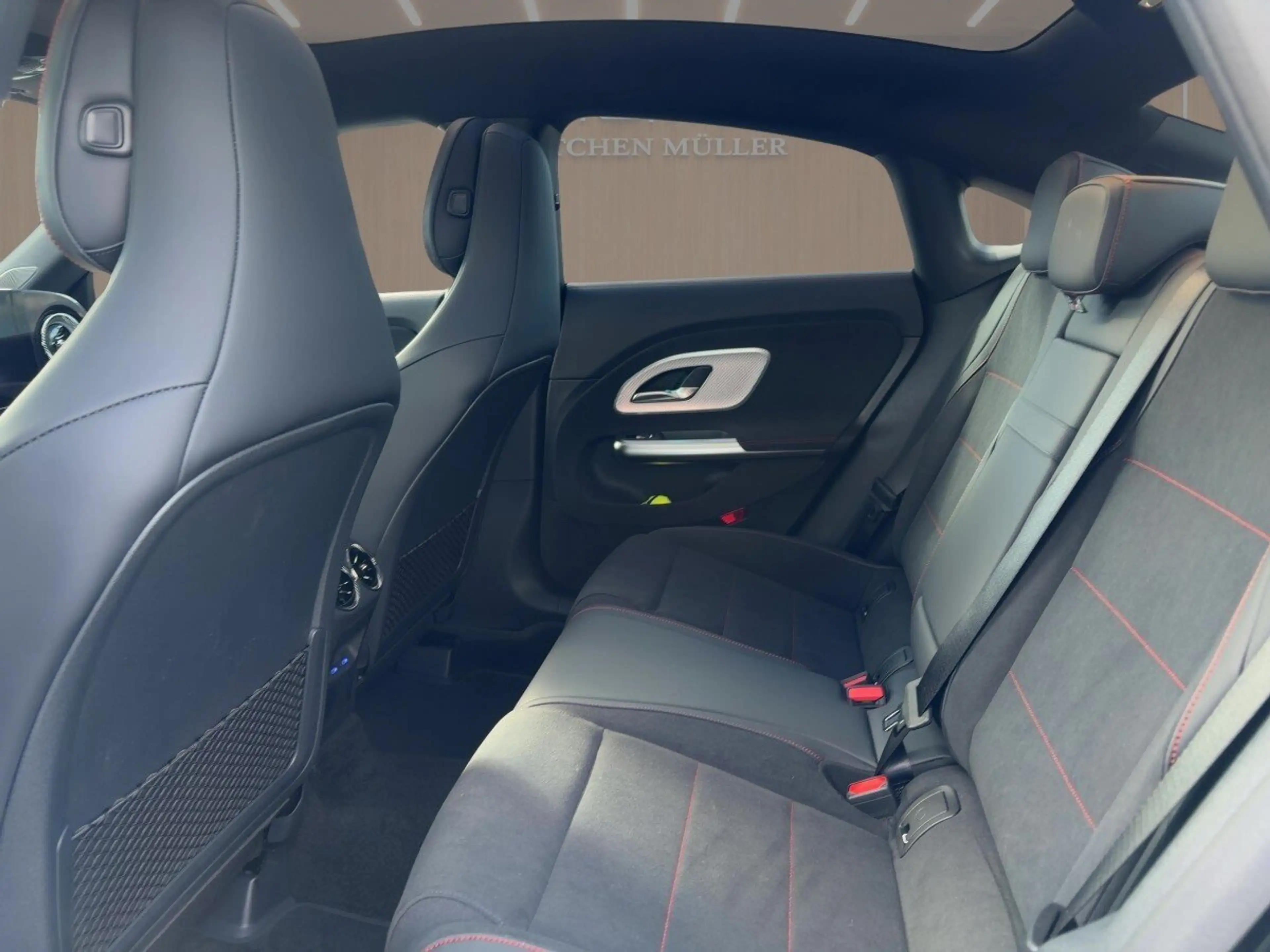 Mercedes-Benz CLA 200 CLA 200 AMG/Pano/Distr/KeyG/Multibeam/360/Memory — photo 7