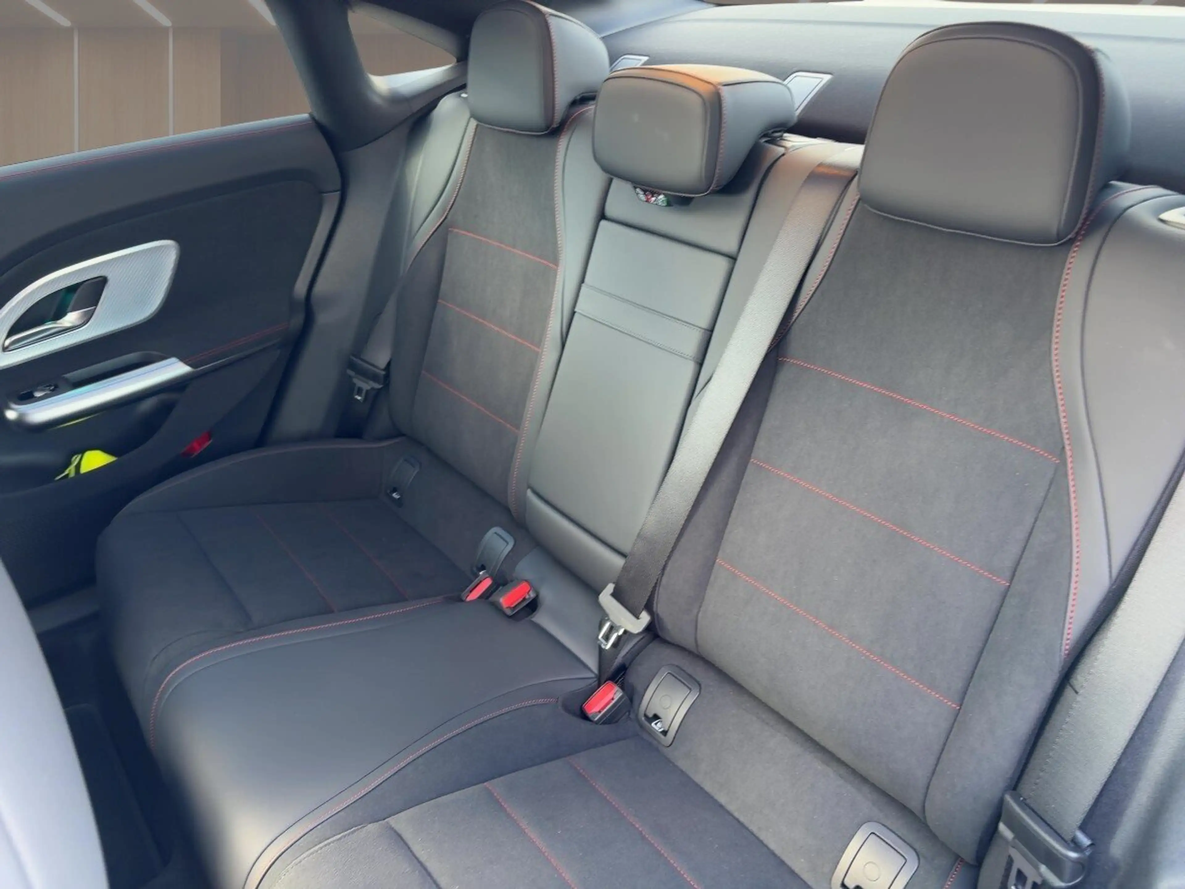 Mercedes-Benz CLA 200 CLA 200 AMG/Pano/Distr/KeyG/Multibeam/360/Memory — photo 15