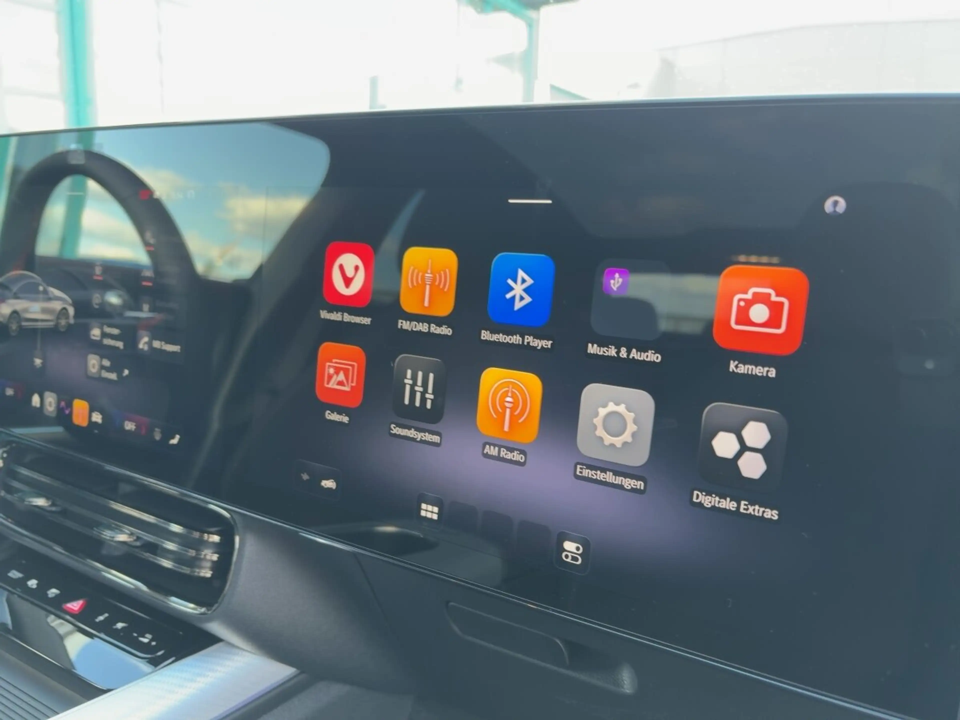 Mercedes-Benz CLA 200 CLA 200 AMG/Pano/Distr/KeyG/Multibeam/360/Memory — photo 21