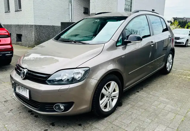 Volkswagen Golf Plus Match 1.6 TDI DSG PDC NAV AHK TEMPOMAT