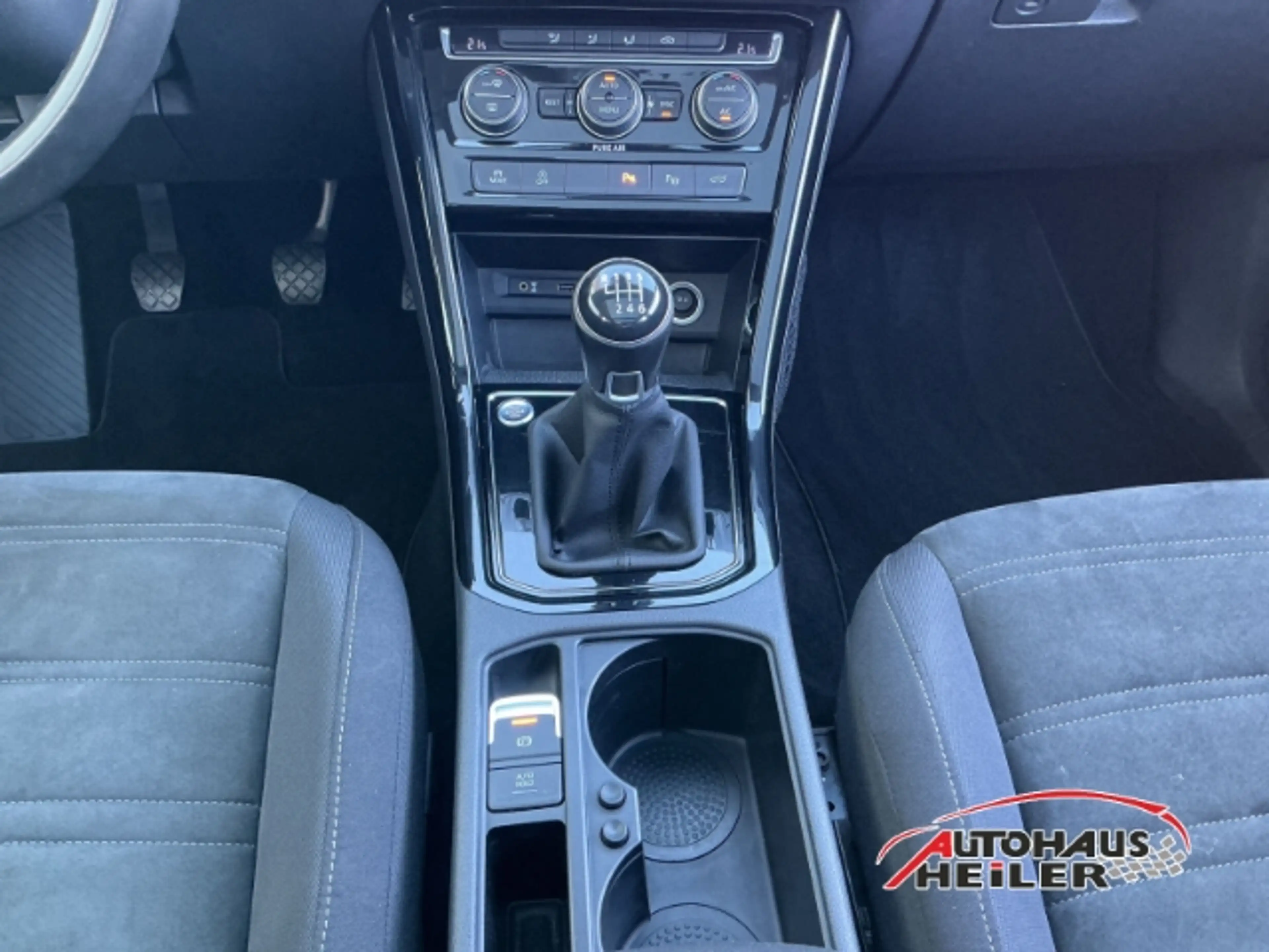 Volkswagen Touran Highline BMT Start-Stop El. Panodach Navi LED Dyn. — photo 13