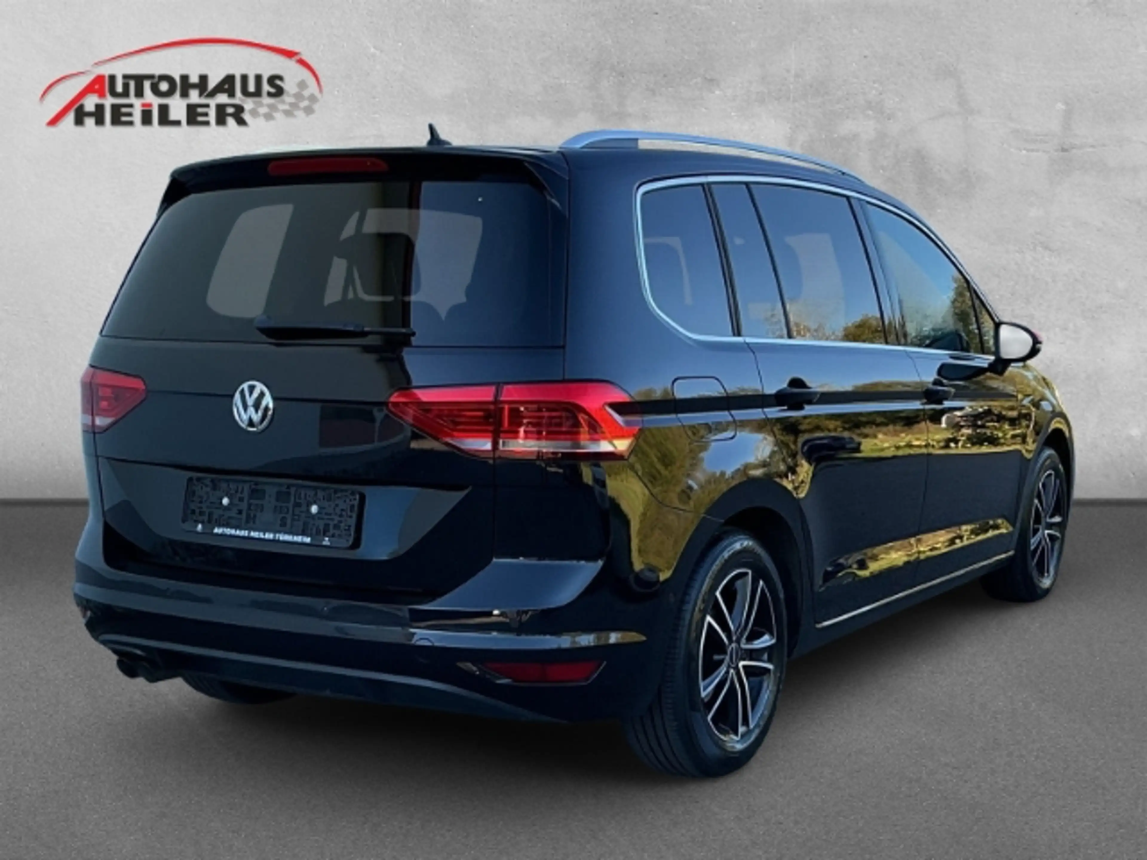 Volkswagen Touran Highline BMT Start-Stop El. Panodach Navi LED Dyn. — photo 4