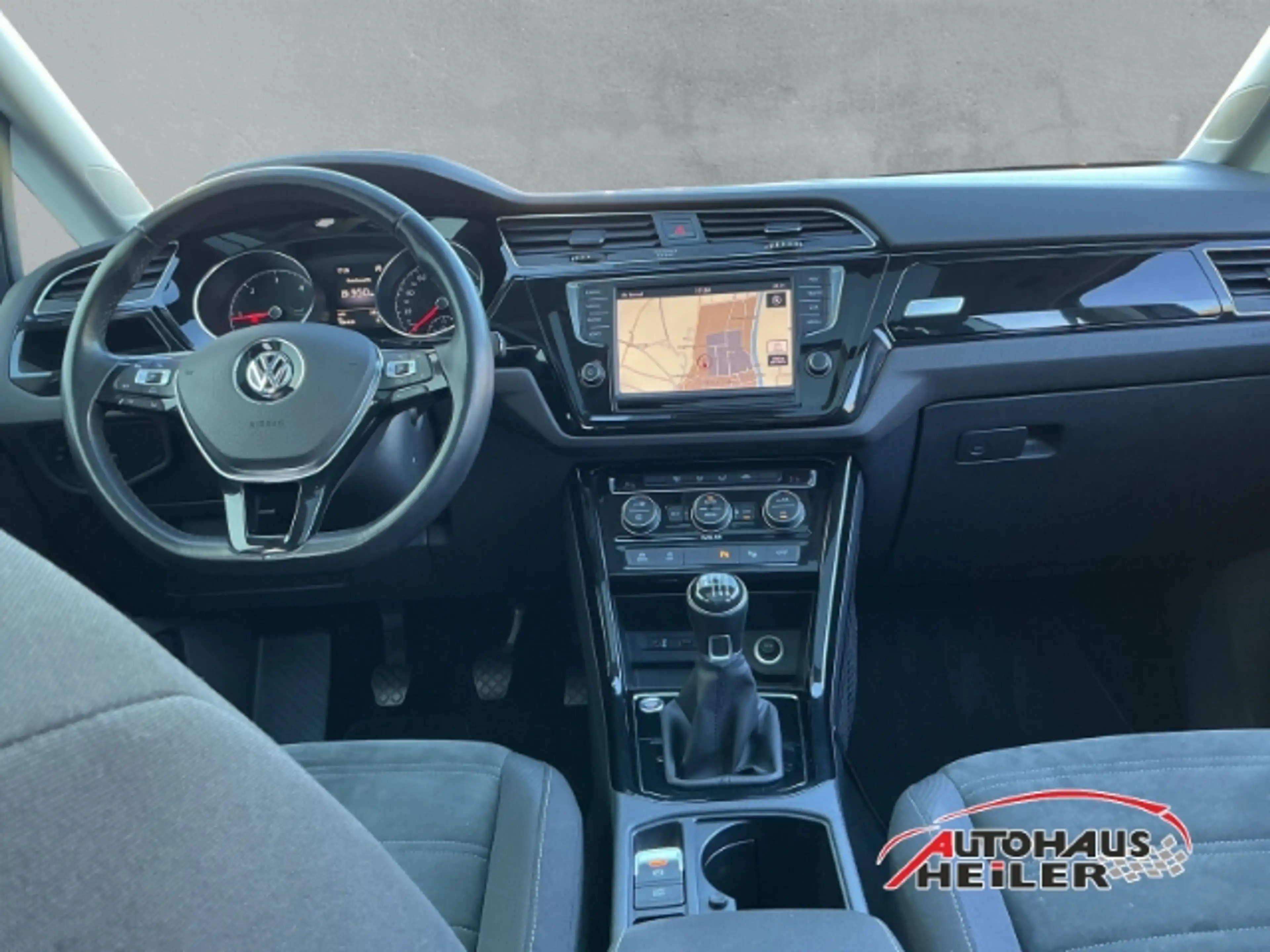 Volkswagen Touran Highline BMT Start-Stop El. Panodach Navi LED Dyn. — photo 7