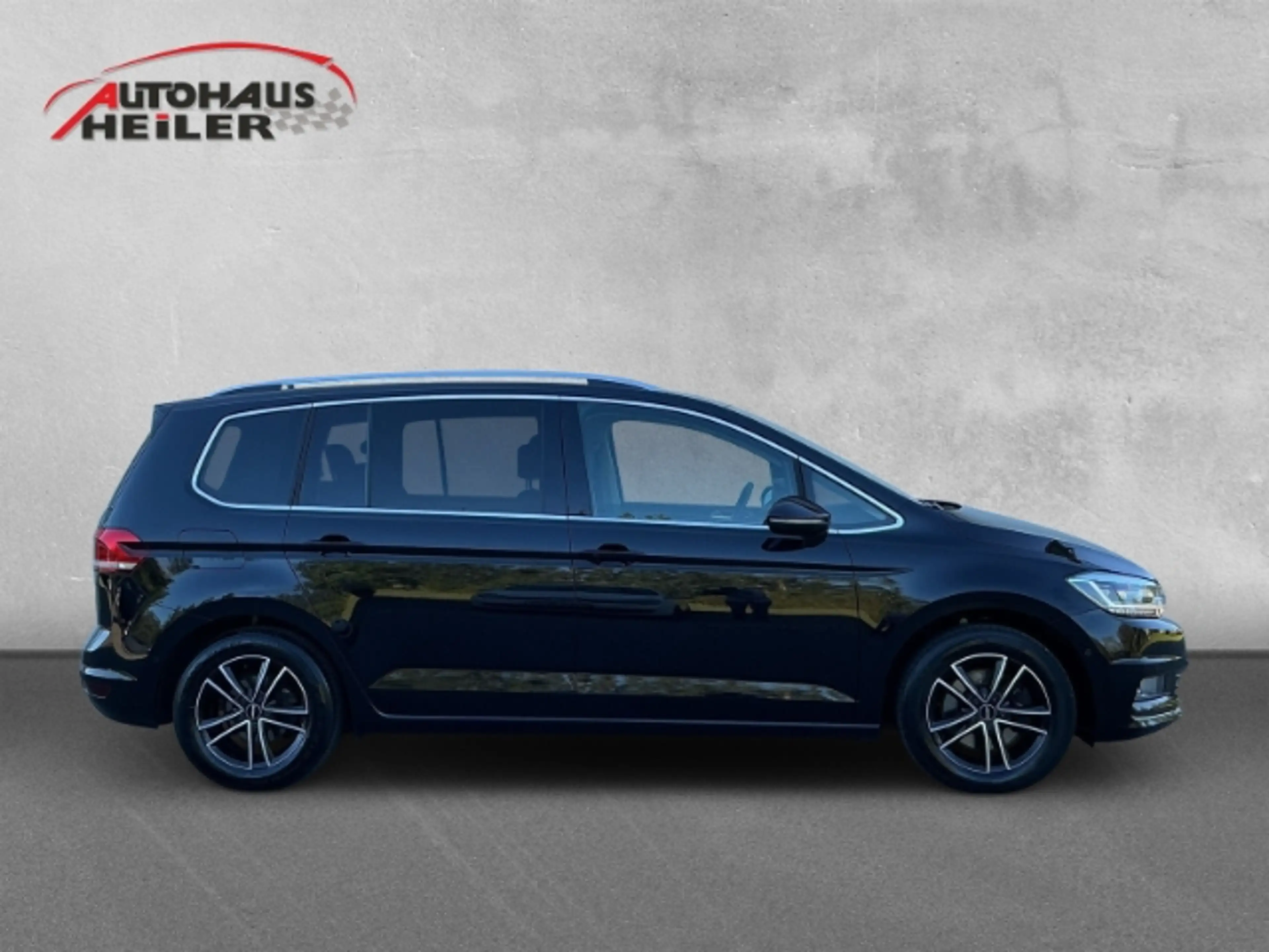 Volkswagen Touran Highline BMT Start-Stop El. Panodach Navi LED Dyn. — photo 2