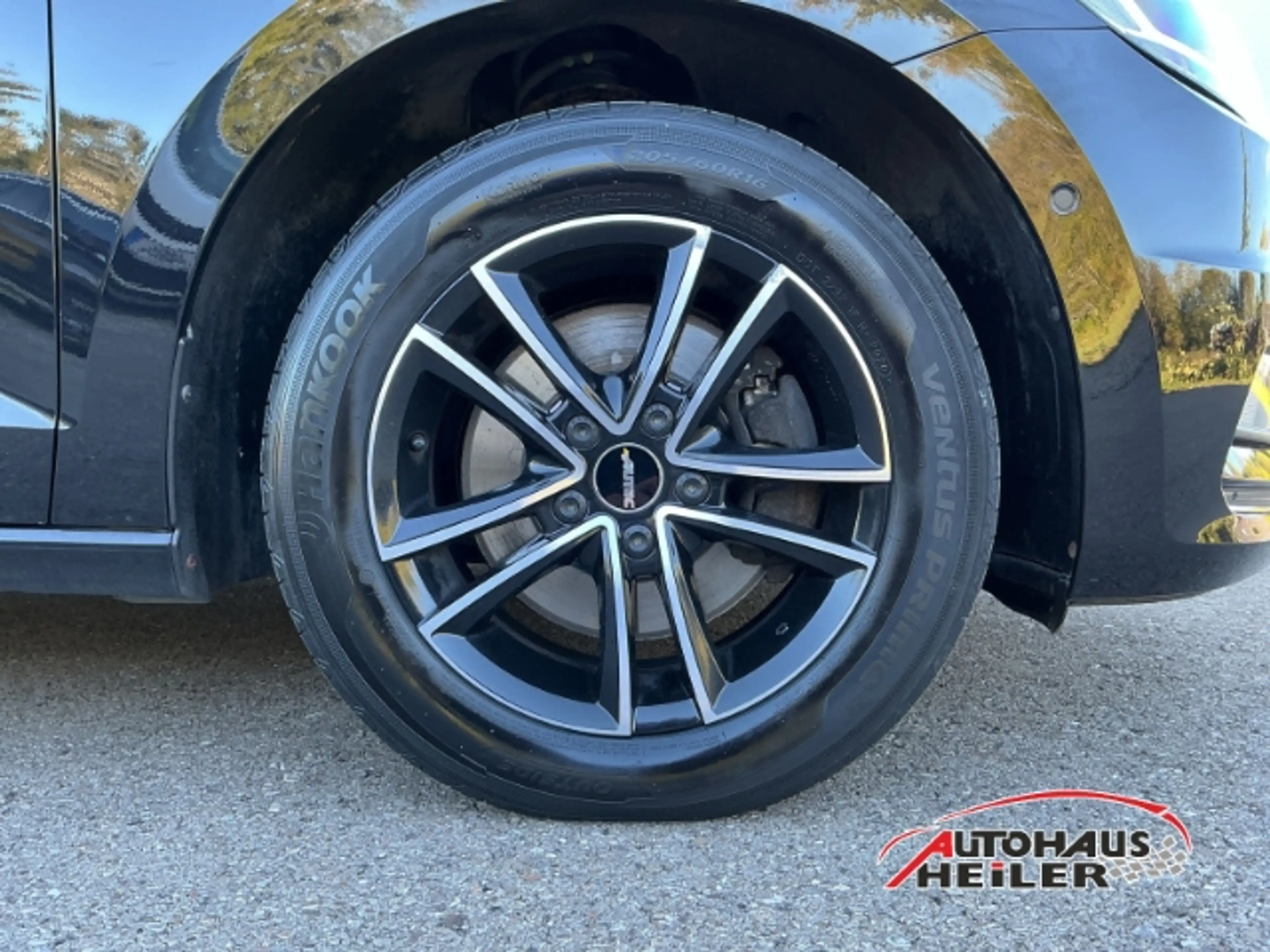 Volkswagen Touran Highline BMT Start-Stop El. Panodach Navi LED Dyn. — photo 5