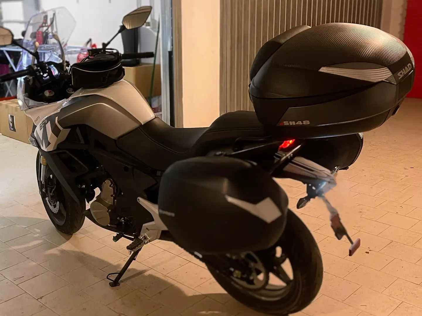 CFMOTO 650 MT Fehér - 2