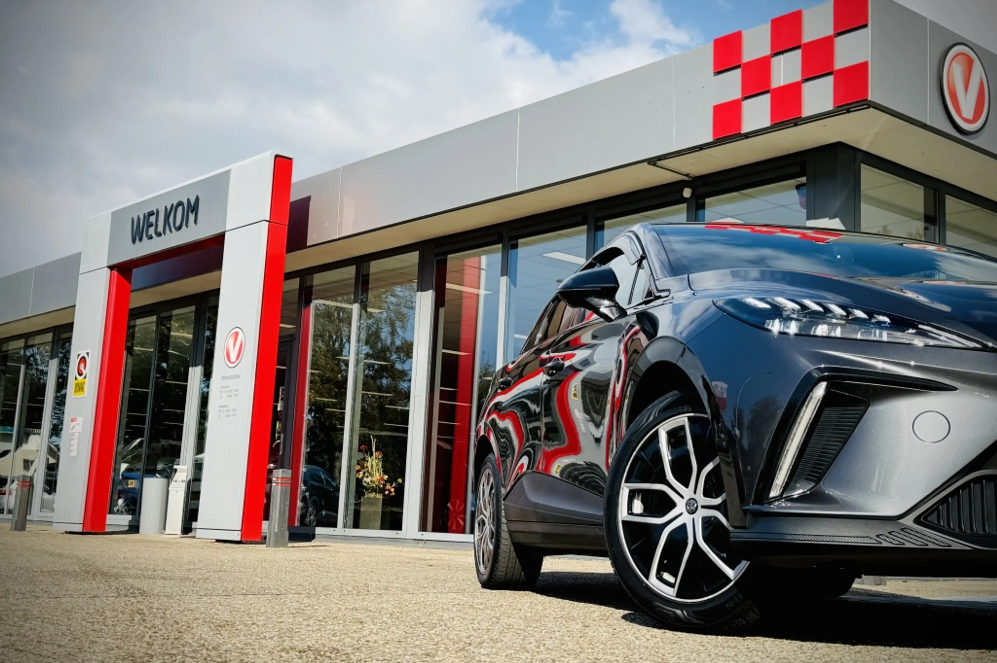 MG MG4 Electric Trophy Extended Range 77 kWh | 360 | V2L — photo 3