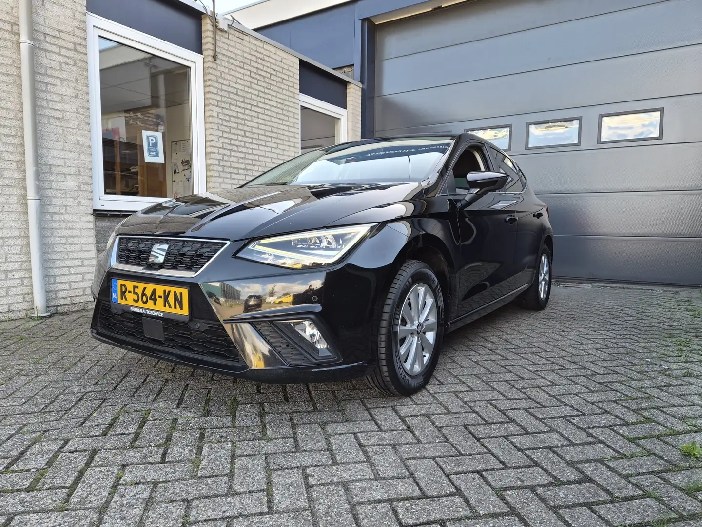 SEAT Ibiza Ibiza 1.0 TSI FR BnsInt. Zwart - 1