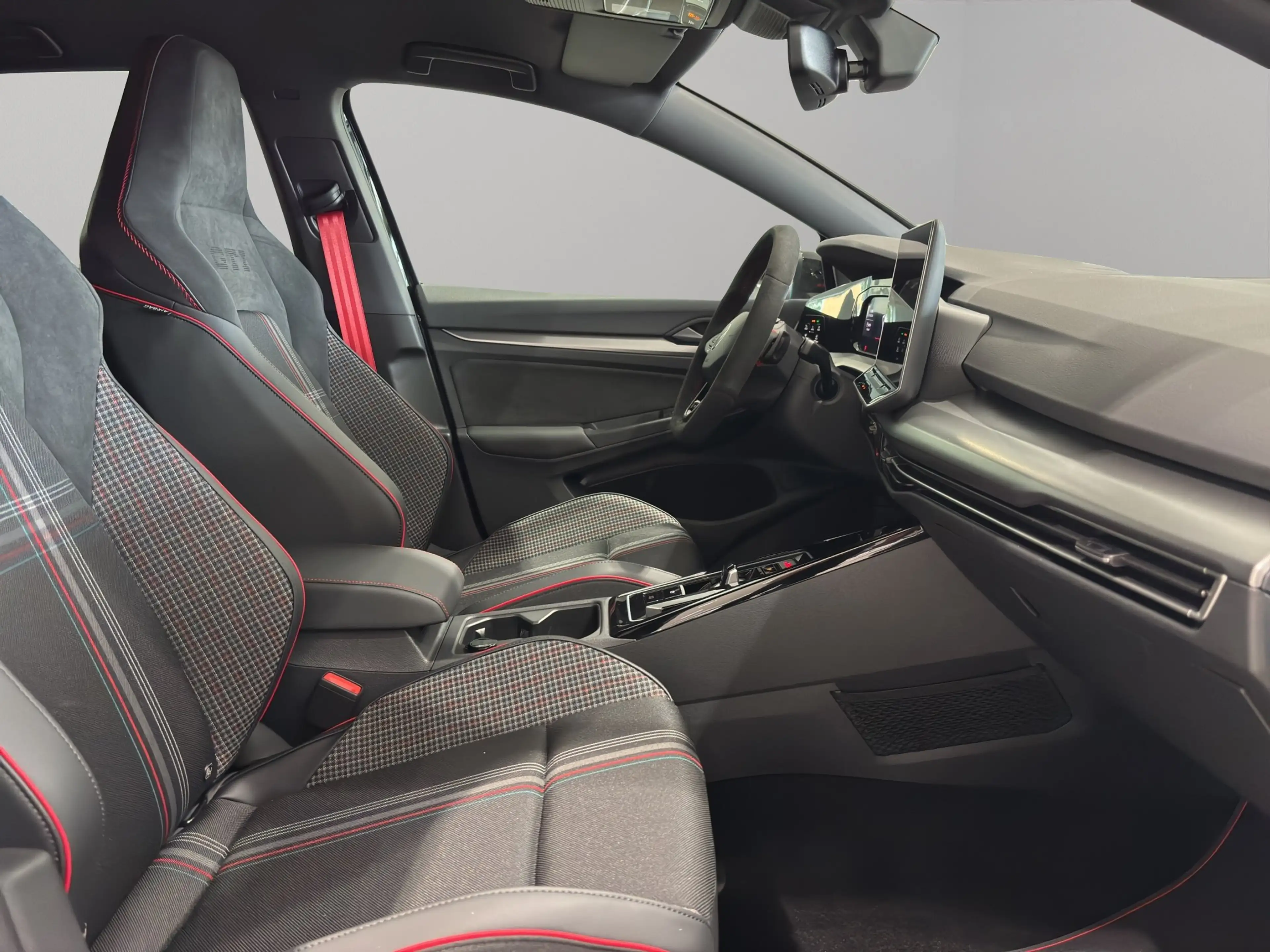 Volkswagen Golf GTI Golf VIII GTI EDITION 50 (Rückfahrkamera) 2.0 l TS — photo 6