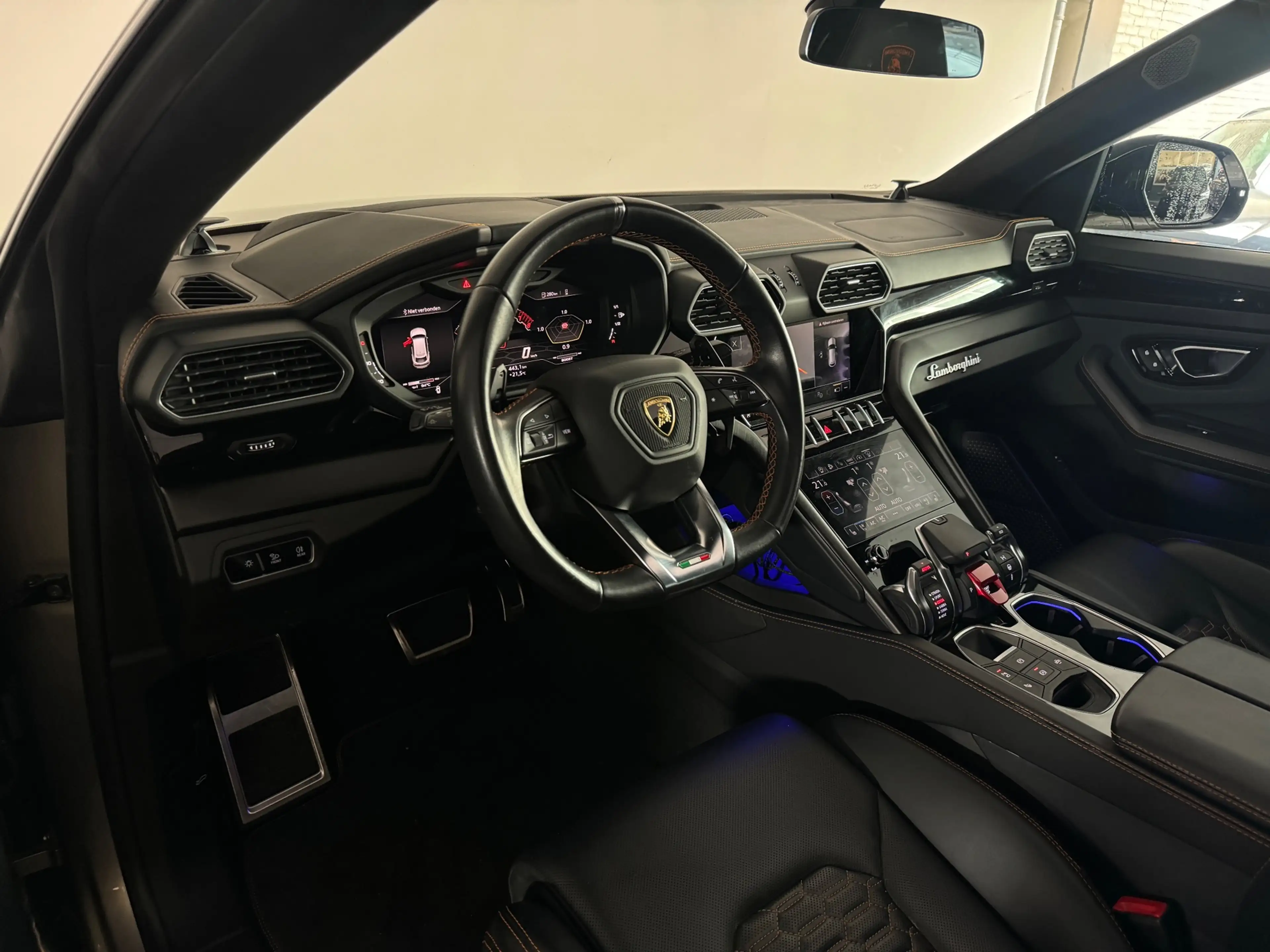 Lamborghini Urus 4.0 V8 Pano|Ceramic|B&O 3D|360 Camera|Massage — photo 10