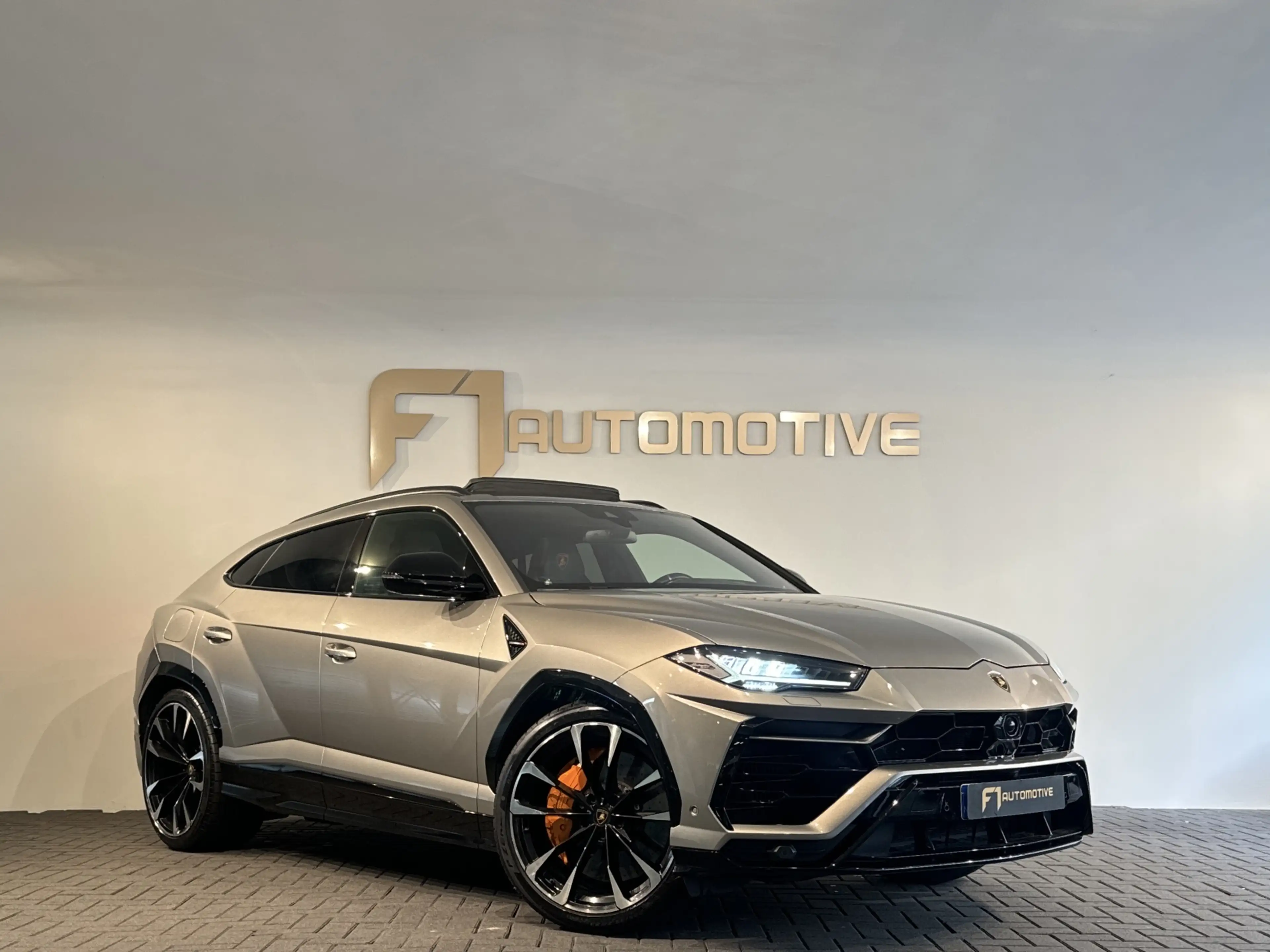 Lamborghini Urus 4.0 V8 Pano|Ceramic|B&O 3D|360 Camera|Massage — photo 3