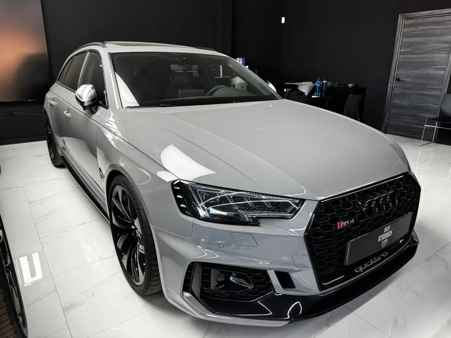 Audi RS4 Avant 2.9 TFSI quattro tiptronic Gris - 1