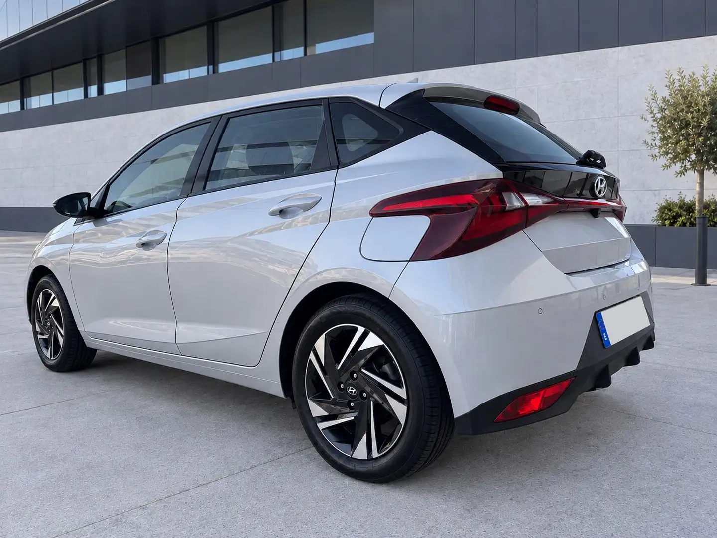 Hyundai i20 1.0 T-GDI 48V-Hybrid DCT Intro - 2