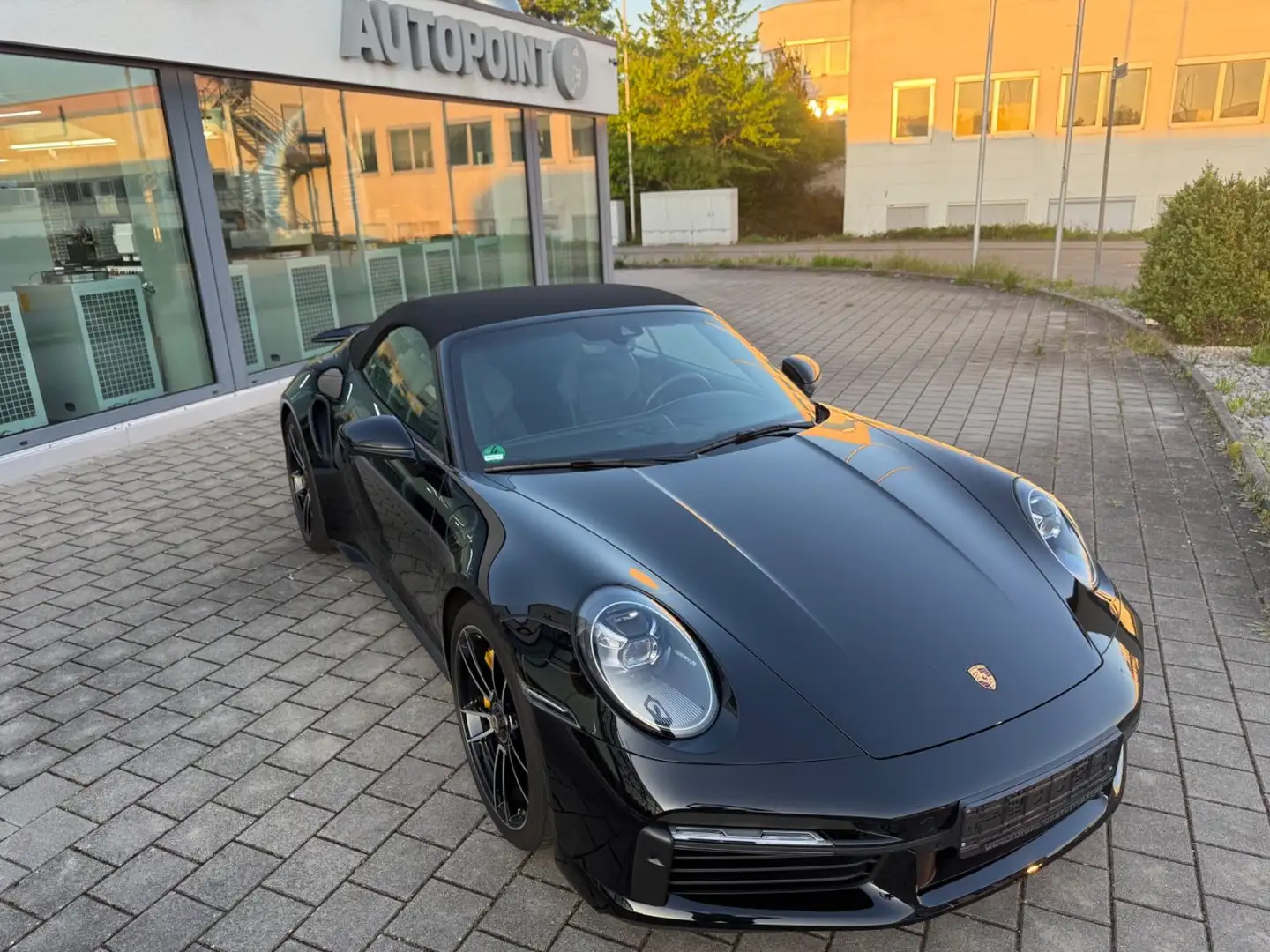 Porsche 992 Turbo S Cabrio Lift Burmester Sitzbelüftung Schwarz - 2