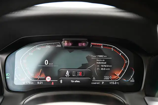 BMW 3 Series view 26