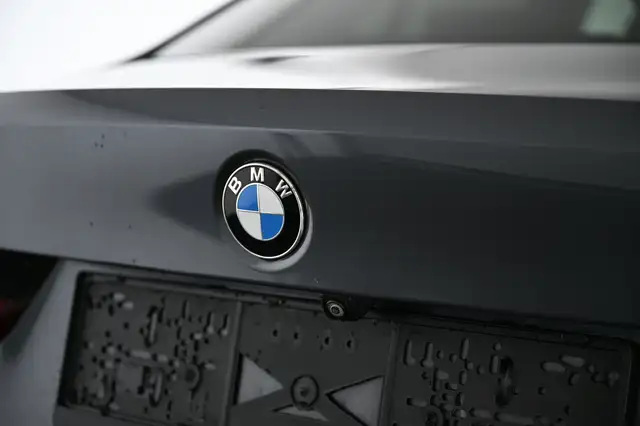 BMW 3 Series view 13